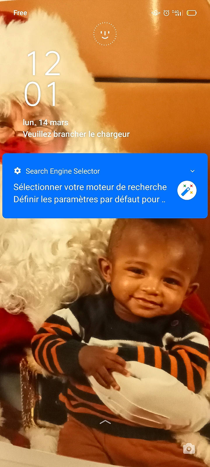 Lenny a rejoint le concours — aidez-le/la à gagner de superbes lots ! advertising, baby, baby_toddler_clothing, cheek, child, event, facial_expression, font, fun, gesture, happy, human, joy, person, photo_caption, poster, product, room, sharing, smile