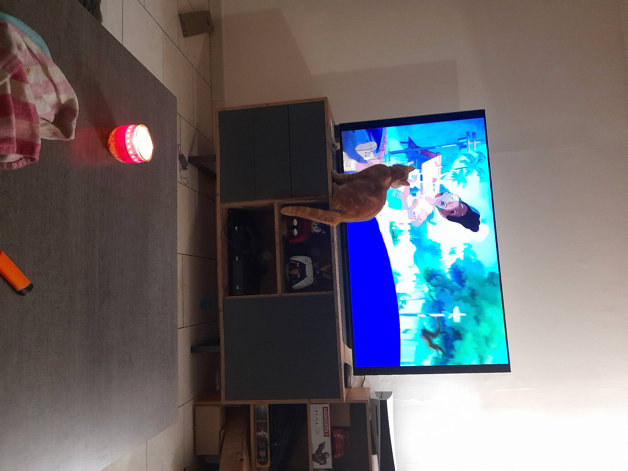 Tanjiro a rejoint le concours — aidez-le/la à gagner de superbes lots ! art, computer, computer_monitor_accessory, display_device, electric_blue, electronic_device, entertainment, event, flat_panel_display, gadget, lcd_tv, led_backlit_lcd_display, multimedia, projection_screen, projector_accessory, room, space, television, television_set, visual_arts