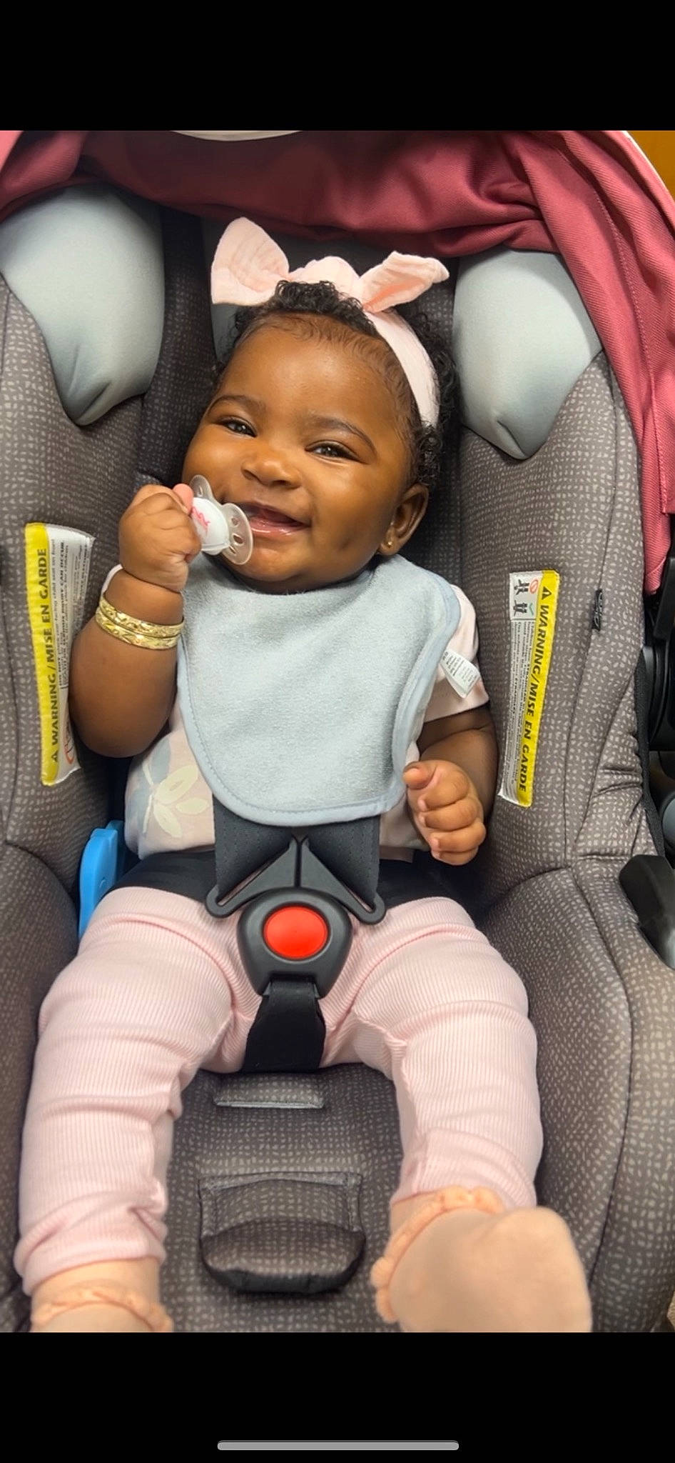 Ani is registered to the contest to win money with this photo: auto_part, baby, baby_carriage, baby_products, baby_toddler_clothing, car_seat, child, comfort, fun, happy, head_restraint, human_leg, joy, knee, lap, leisure, person, product, seat_belt, sitting