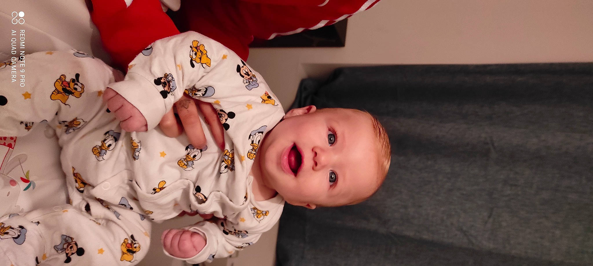 Kinsley participe au concours pour gagner de l'argent avec cette photo : arm, baby, baby_products, baby_toddler_clothing, carmine, cheek, child, eyelash, flooring, fun, fur, happy, mouth, nightwear, nose, person, room, skin, sleeve, toddler