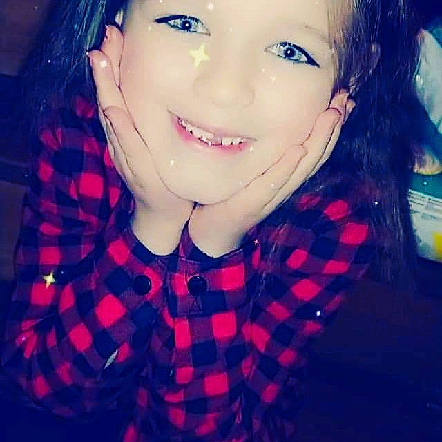 Lea a rejoint le concours — aidez-le/la à gagner de superbes lots ! beauty, black_hair, cheek, child, chin, cool, eye, eyebrow, face, facial_expression, forehead, hair, happy, head, joy, lip, nose, organ, person, selfie