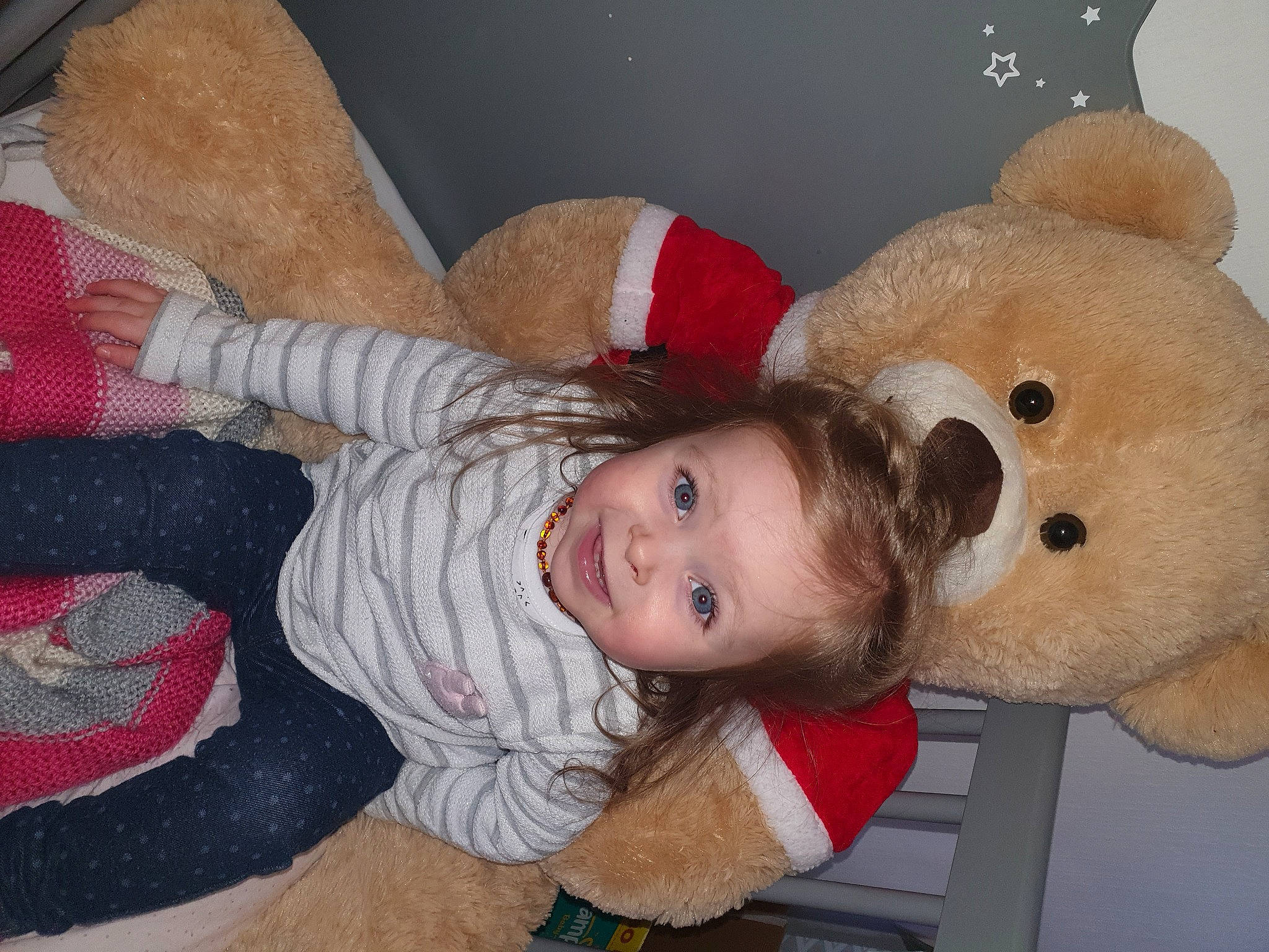 Roxane a rejoint le concours — aidez-le/la à gagner de superbes lots ! baby, baby_products, baby_toddler_clothing, baby_toys, carmine, cheek, child, comfort, eye, fawn, fur, happy, joy, nose, person, plush, room, stuffed_toy, textile, toddler