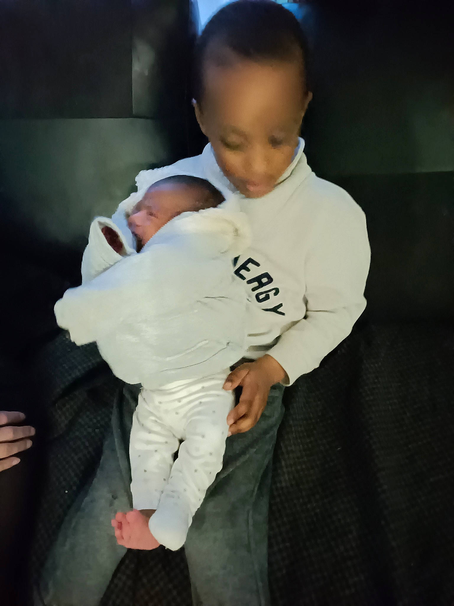 Vanessa a rejoint le concours — aidez-le/la à gagner de superbes lots ! baby, baby_toddler_clothing, combat_sport, comfort, contact_sport, elbow, flash_photography, gesture, happy, japanese_martial_arts, judo, karate, martial_arts, martial_arts_uniform, person, sleeve, sports_uniform, striking_combat_sports, t_shirt, toddler