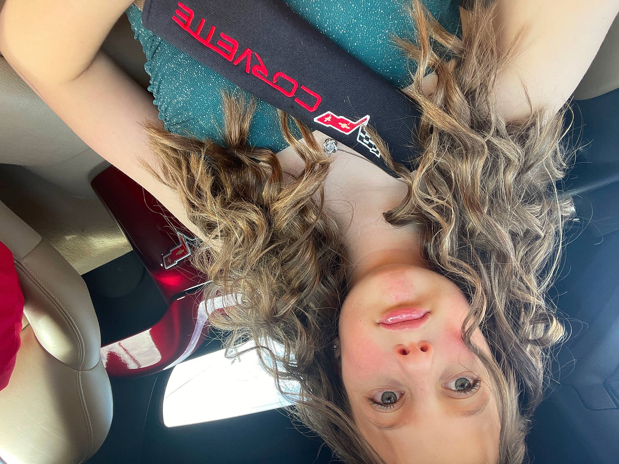 Genesis is registered to the contest to win money with this photo: beard, black_hair, chest, cool, elbow, eyebrow, eyelash, eyewear, gesture, happy, jaw, lip, mouth, neck, person, selfie, skin, sunglasses, thigh, trunk