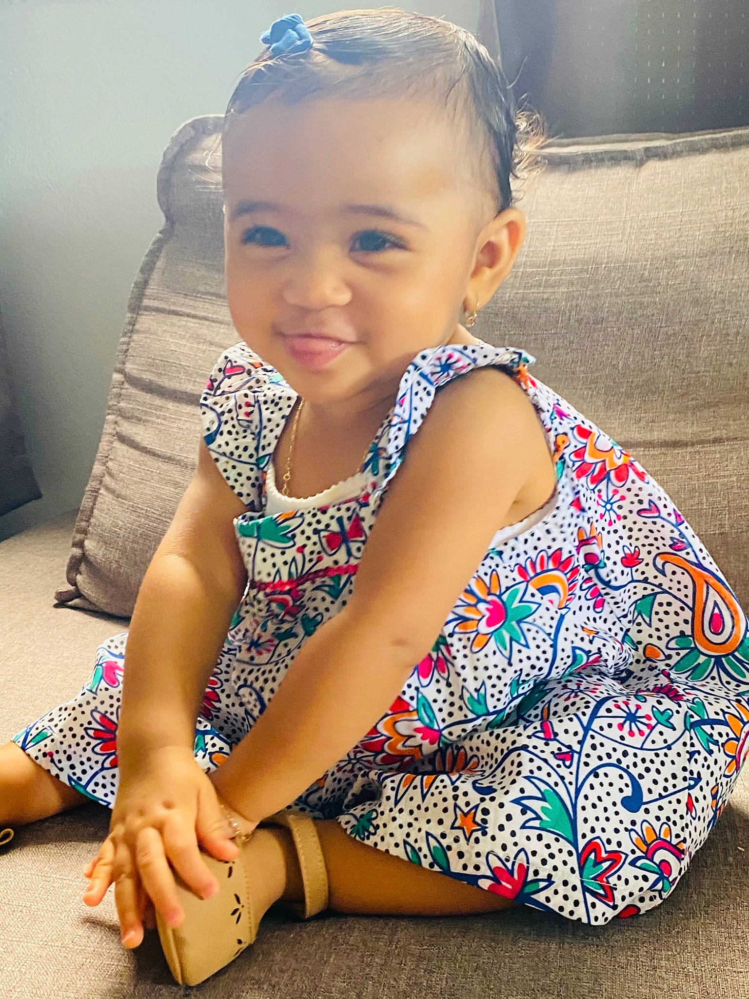 Mya Alyssa participe au concours pour gagner de l'argent avec cette photo : baby_toddler_clothing, cool, dress, face, facial_expression, finger, hairstyle, happy, head, joint, neck, person, photograph, shoulder, skin, sleeve, smile, standing, summer, thigh