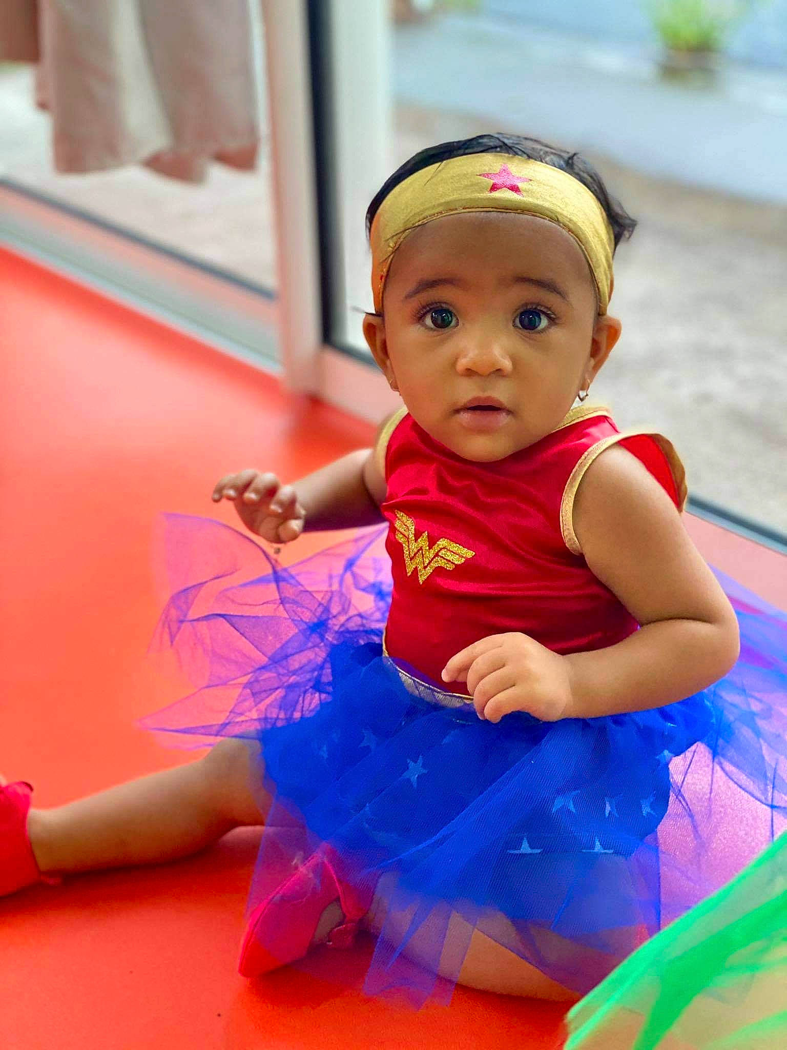 Mya Alyssa participe au concours pour gagner de l'argent avec cette photo : baby, baby_playing_with_toys, baby_toddler_clothing, child, child_model, electric_blue, flooring, fun, happy, headwear, leisure, magenta, person, pink, play, purple, recreation, sitting, skin, toddler