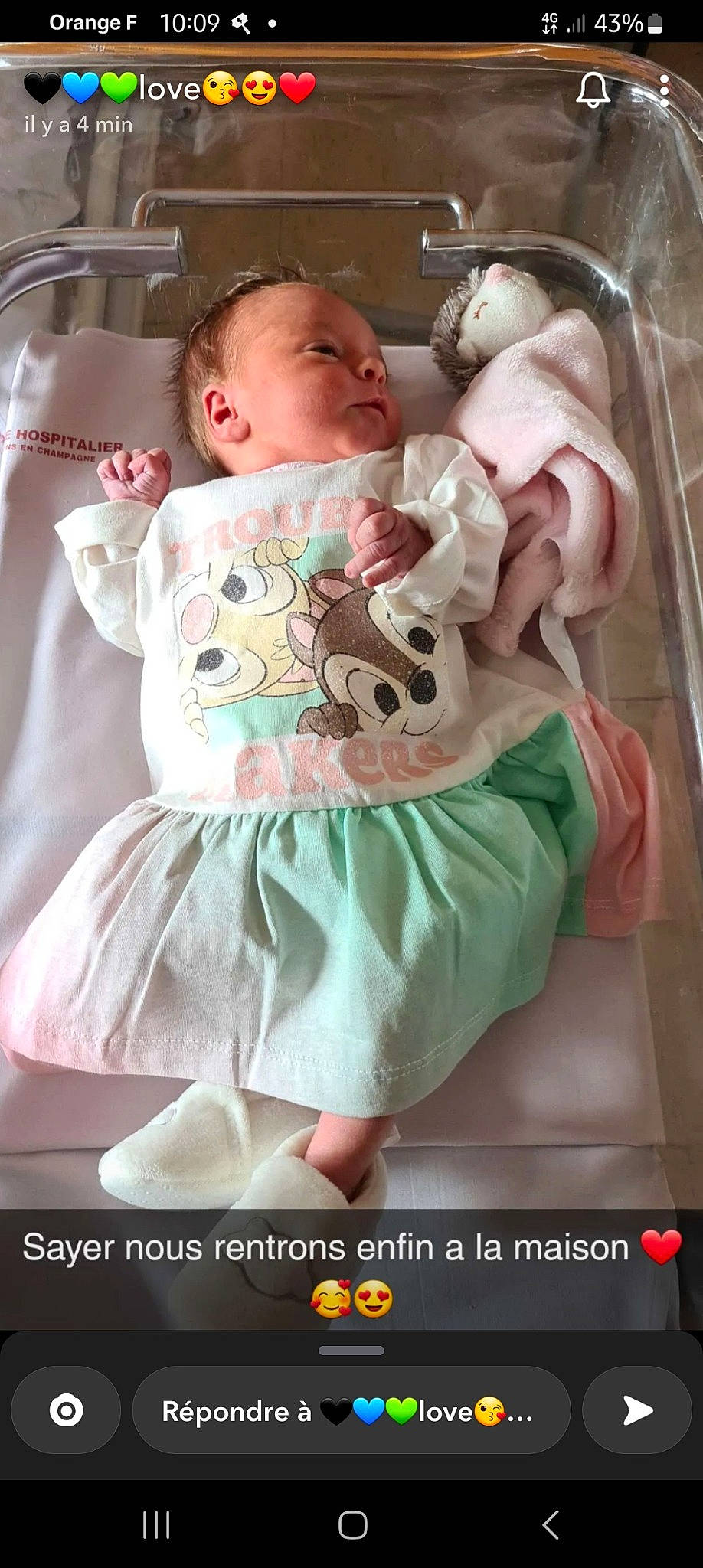 Leïlany participe au concours pour gagner de l'argent avec cette photo : baby, baby_products, baby_safety, baby_sleeping, baby_toddler_clothing, beauty, bedding, cheek, child, comfort, cradle, eye, happy, infant_bed, linens, pattern, person, pink, skin, sleeve