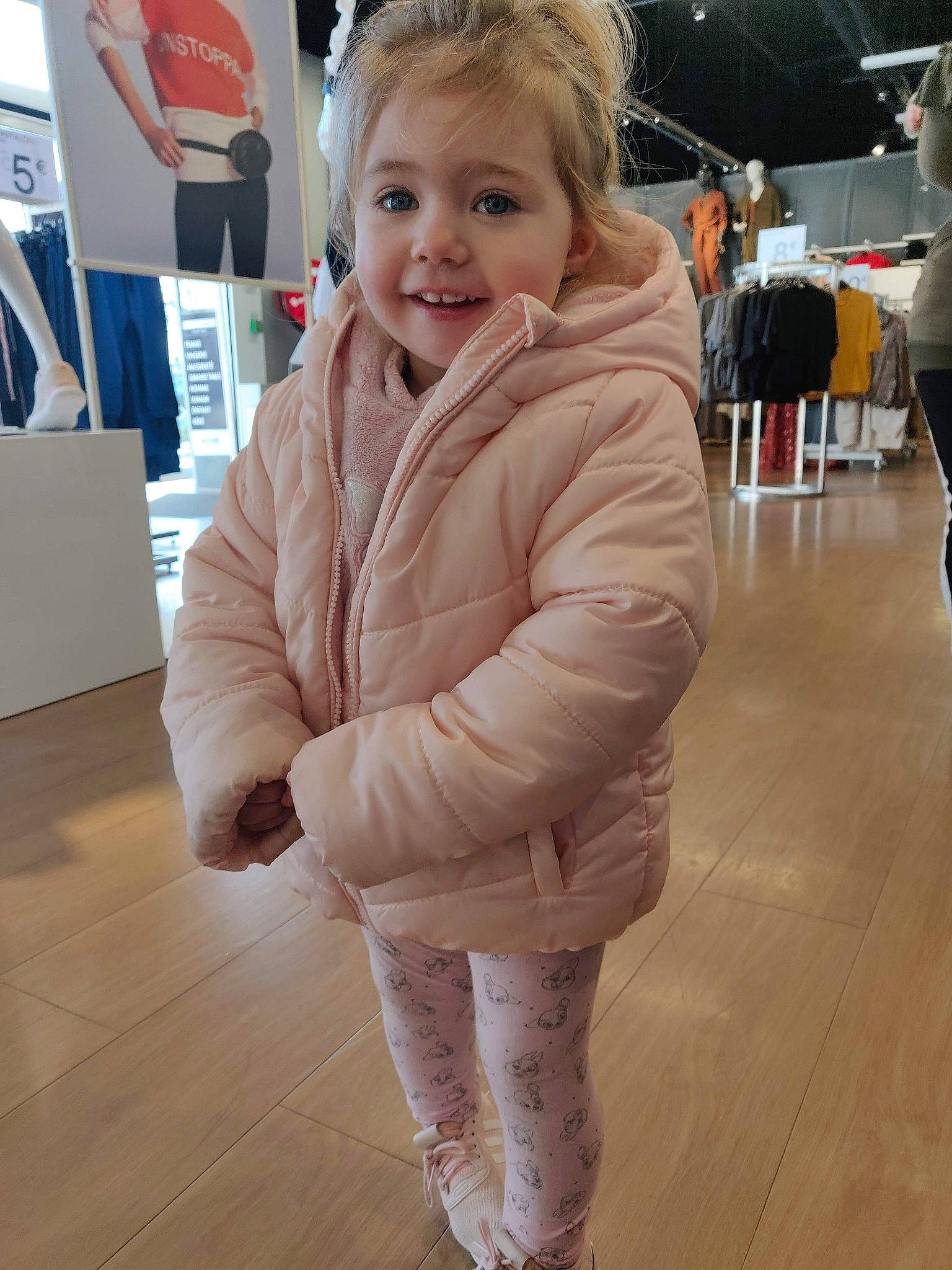 Tenessy participe au concours pour gagner de l'argent avec cette photo : cheek, child, clothing, coat, face, floor, flooring, footwear, fun, fur, jacket, joy, outerwear, person, shoe, skin, sleeve, standing, toddler