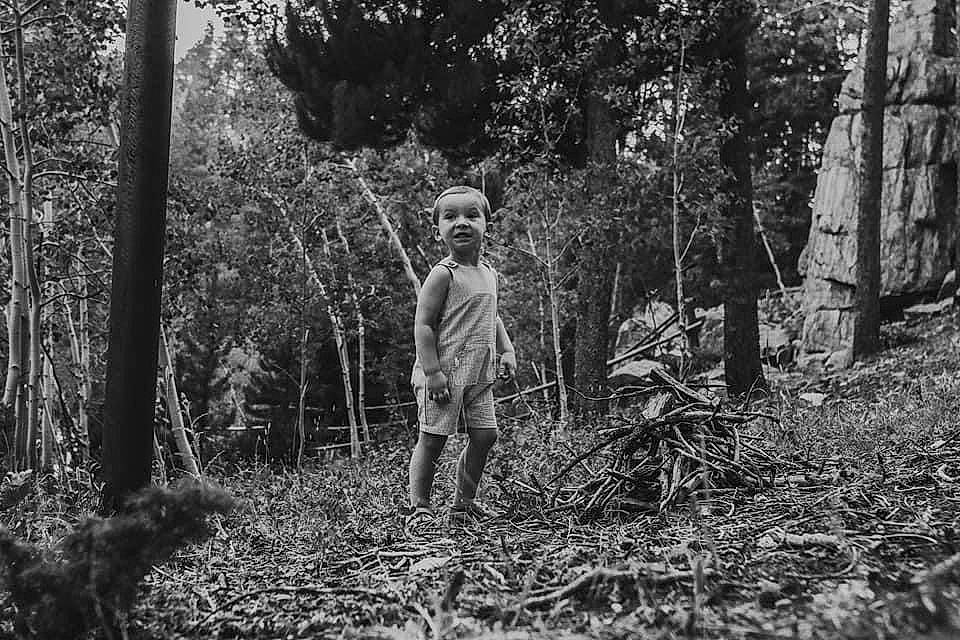 Kahne is registered to the contest to win money with this photo: forest, grove, jungle, northern_hardwood_forest, old_growth_forest, person, plantation, rainforest, shotgun, temperate_broadleaf_and_mixed_forest, trunk, valdivian_temperate_rain_forest, woodland