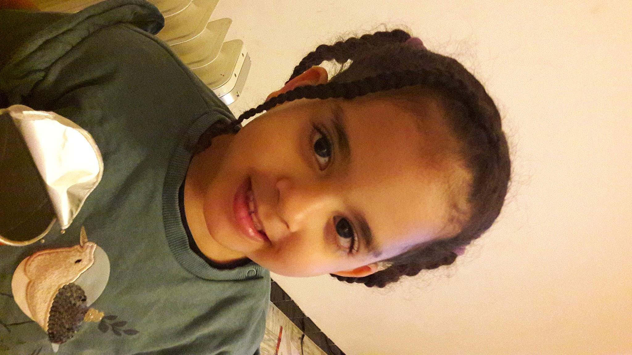 Myah a rejoint le concours — aidez-le/la à gagner de superbes lots ! black_hair, cheek, chin, eyebrow, eyelash, flash_photography, forehead, fun, happy, hat, jaw, joy, lip, mouth, neck, nose, person, plant, selfie, skin