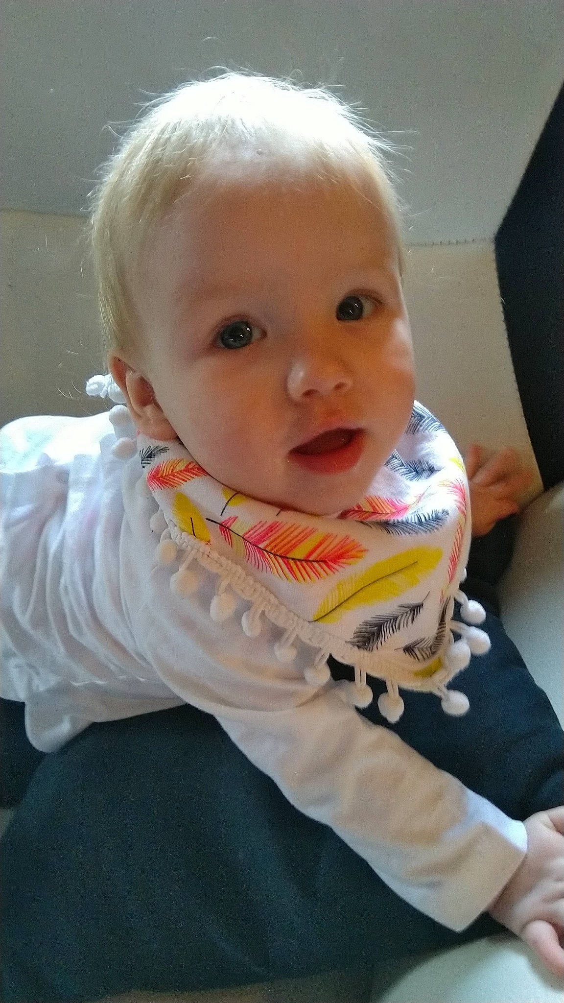 Maëlyne participe au concours pour gagner de l'argent avec cette photo : baby_products, boy, cheek, child, eye, face, girl, head, human_hair_color, infant, iris, nose, person, product, skin, smile, textile, toddler