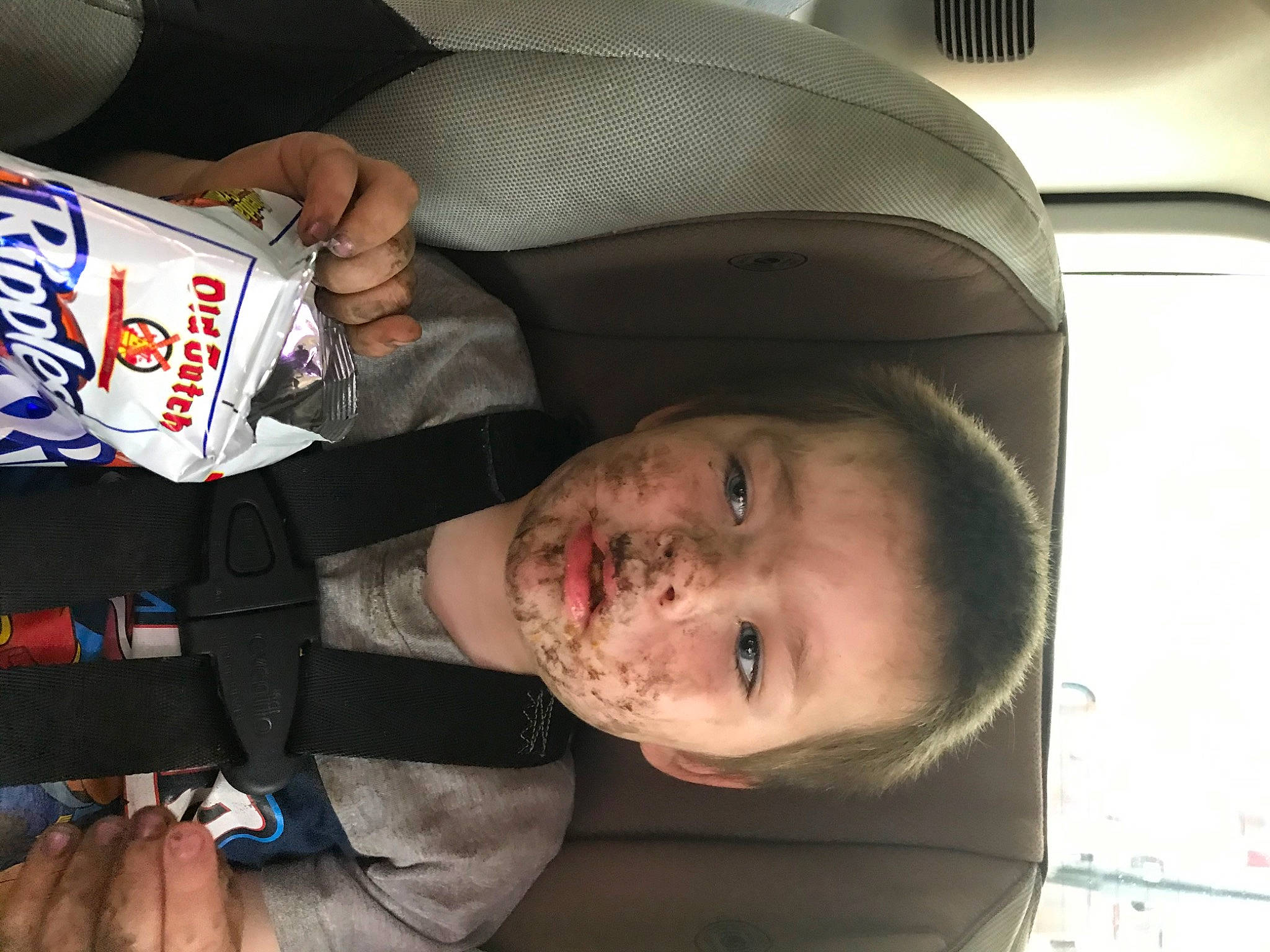 Jaxyn is registered to the contest to win money with this photo: child, person