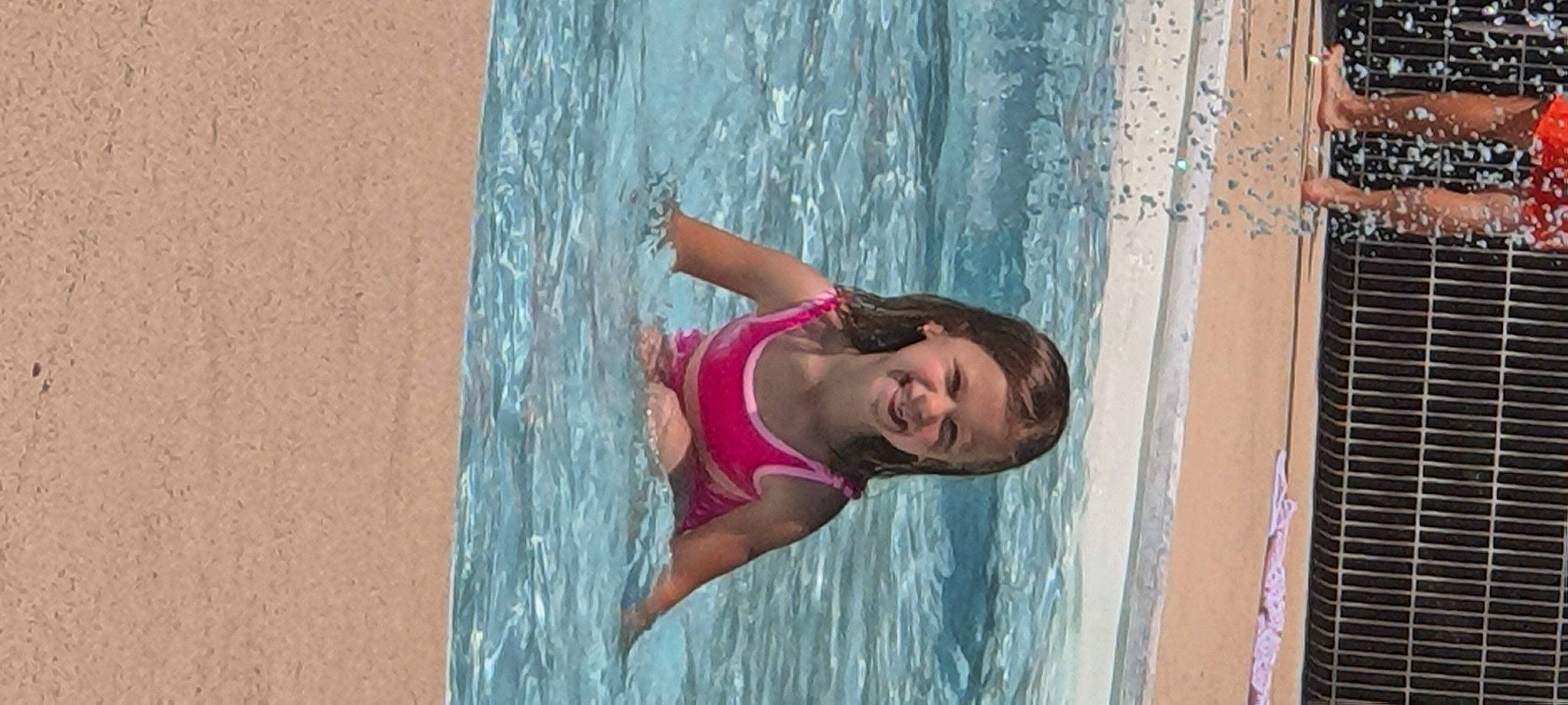 Bryhanna a rejoint le concours — aidez-le/la à gagner de superbes lots ! adventure, azure, boats_and_boating_equipment_and_supplies, chest, child, chin, competition, competition_event, elbow, fun, happy, hat, joy, leisure, person, recreation, smile, sports, swimming_pool, vacation