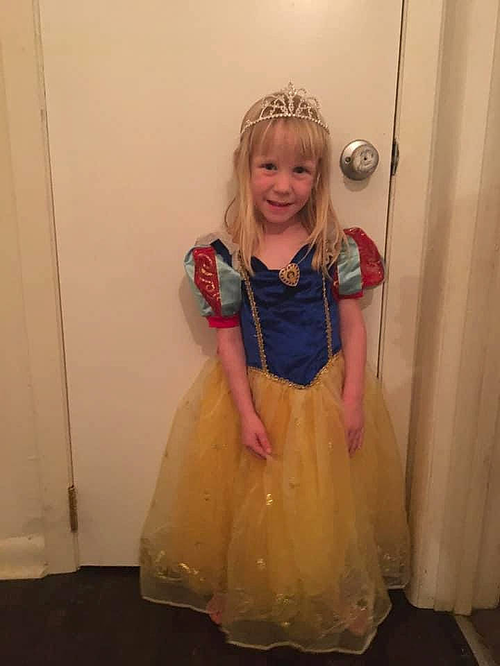 Annalee is registered to the contest to win money with this photo: blond, child, clothing, costume, dress, hair_accessory, hair_coloring, headpiece, joy, long_hair, peach, person, smile, toddler