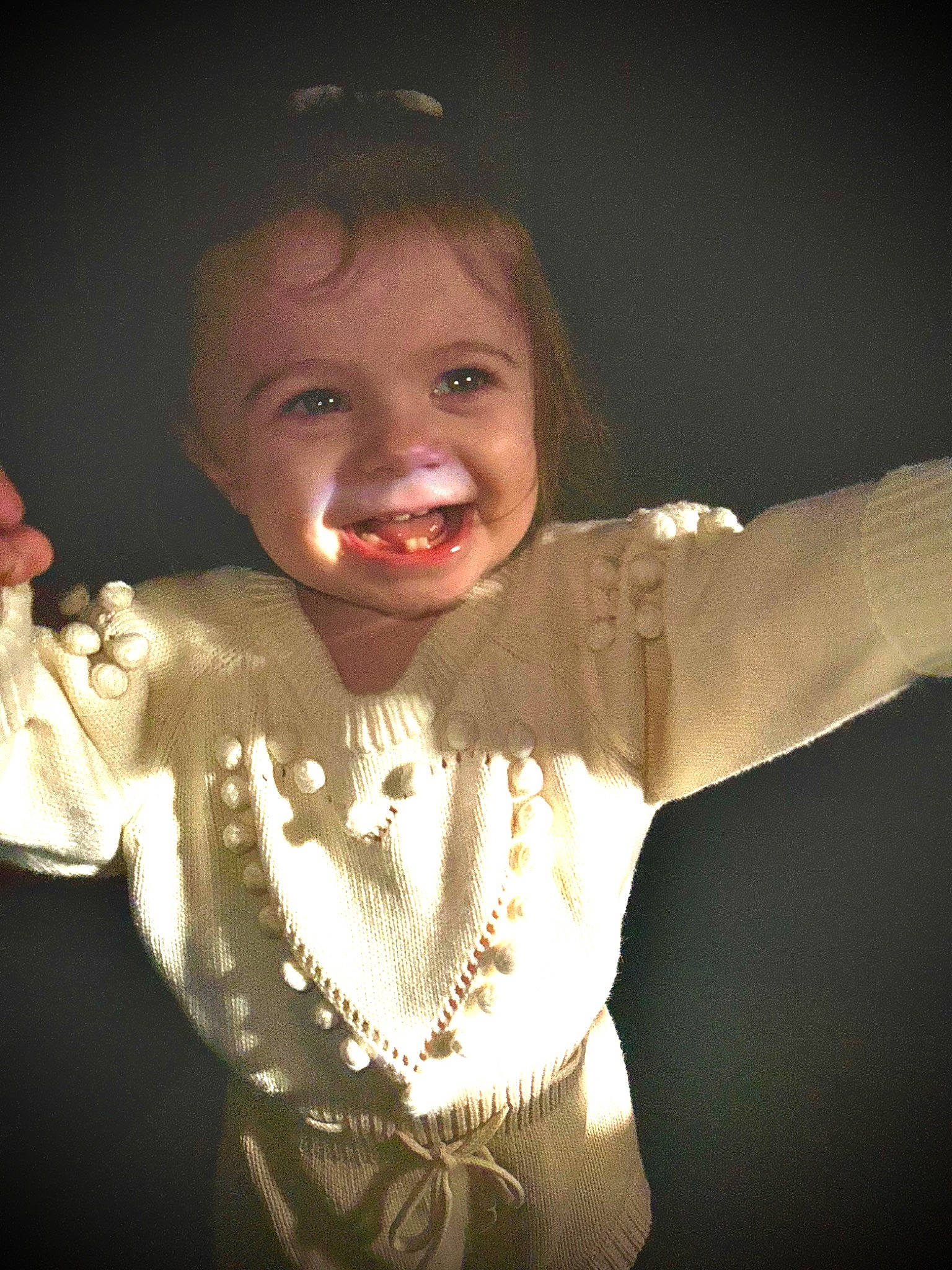 Saylor is registered to the contest to win money with this photo: cheek, chin, eye, eyebrow, face, facial_expression, flash_photography, hair, hairstyle, hand, head, human_body, jaw, joy, lip, mouth, neck, person, shoulder, skin