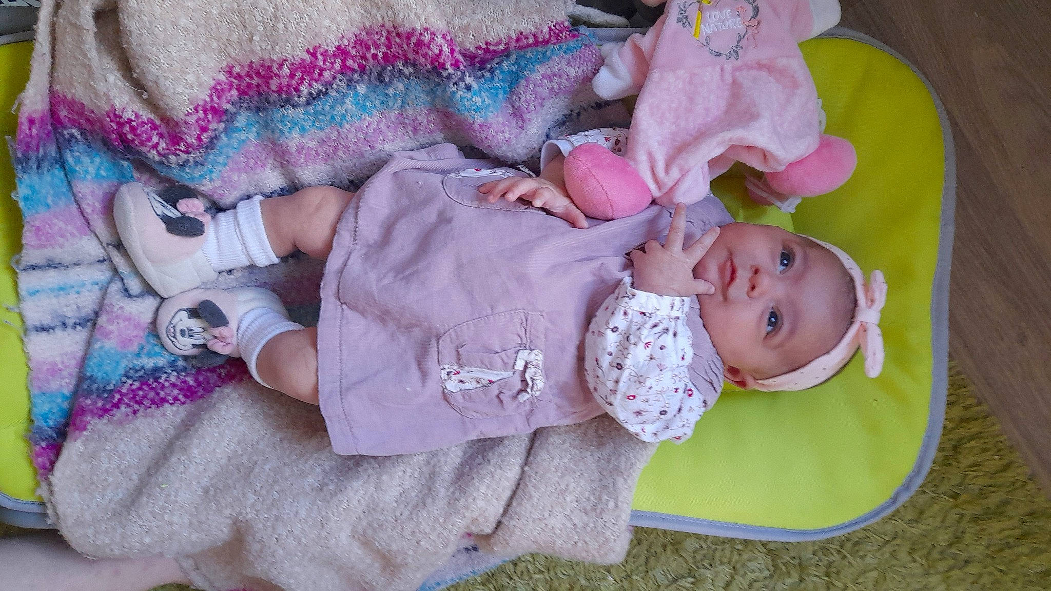 Tina a rejoint le concours — aidez-le/la à gagner de superbes lots ! baby, baby_products, baby_toddler_clothing, cheek, child, comfort, eye, head, headgear, iris, magenta, pattern, person, pink, purple, skin, sleeve, smile, textile, toddler