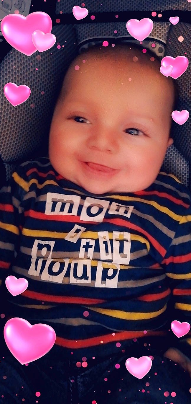 Malone participe au concours pour gagner de l'argent avec cette photo : cheek, child, cool, emotion, eye, facial_expression, fun, girl, happiness, infant, joy, lip, magenta, organ, person, pink, product, red, skin, smile