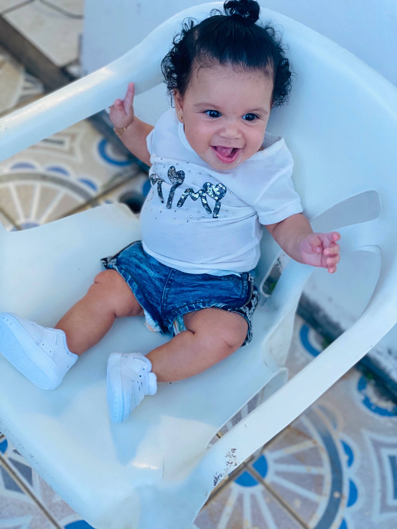 Layanah participe au concours pour gagner de l'argent avec cette photo : baby, baby_products, baby_toddler_clothing, beauty, child, leisure, person, product, skin, toddler