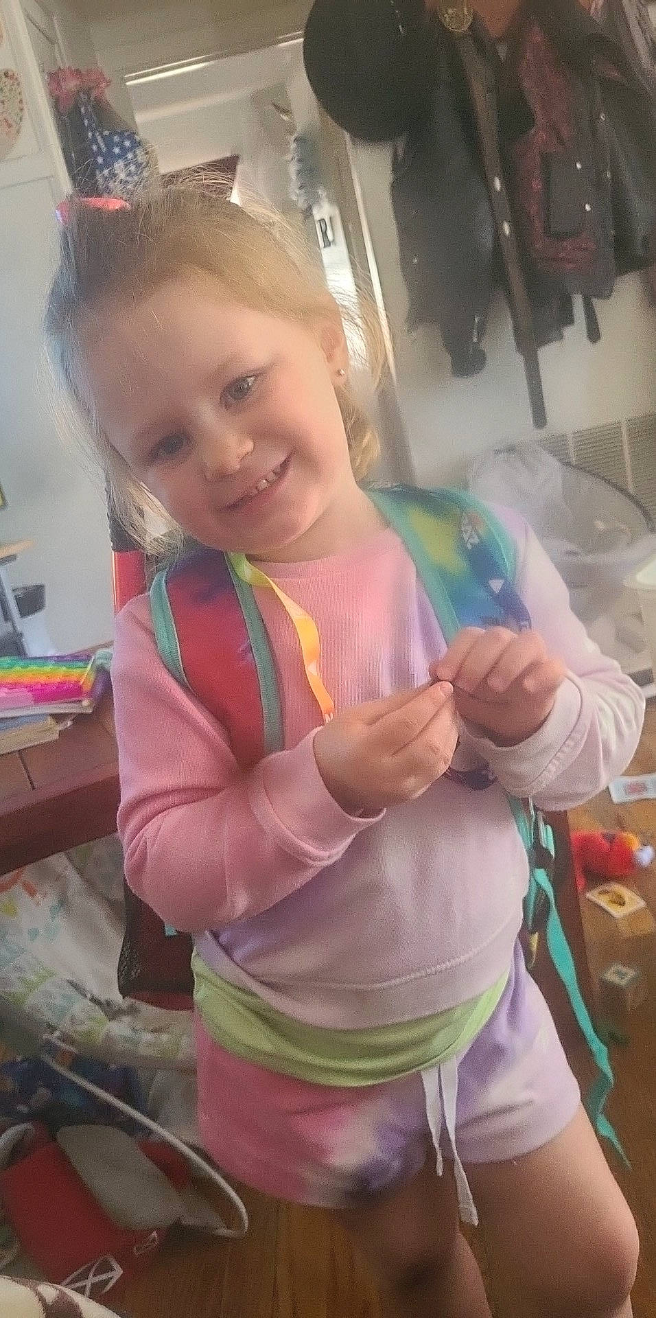 Eretria is registered to the contest to win money with this photo: baby, blond, cheek, chest, child, face, finger, fun, gesture, hair, hairstyle, happy, head, joy, mouth, person, pink, skin, smile, thigh