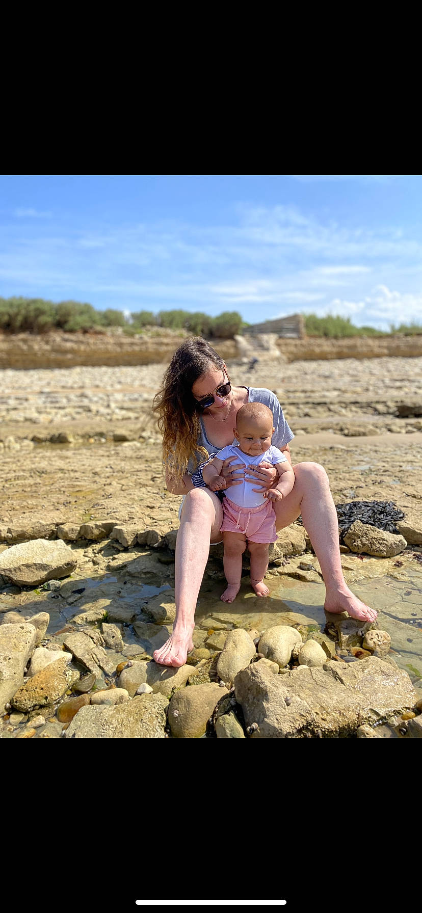 Kayla a rejoint le concours — aidez-le/la à gagner de superbes lots ! azure, cloud, flash_photography, fun, glasses, grass, hair, happy, landscape, leisure, people_in_nature, people_on_beach, person, sky, summer, sunglasses, sunlight, t_shirt, toddler, travel
