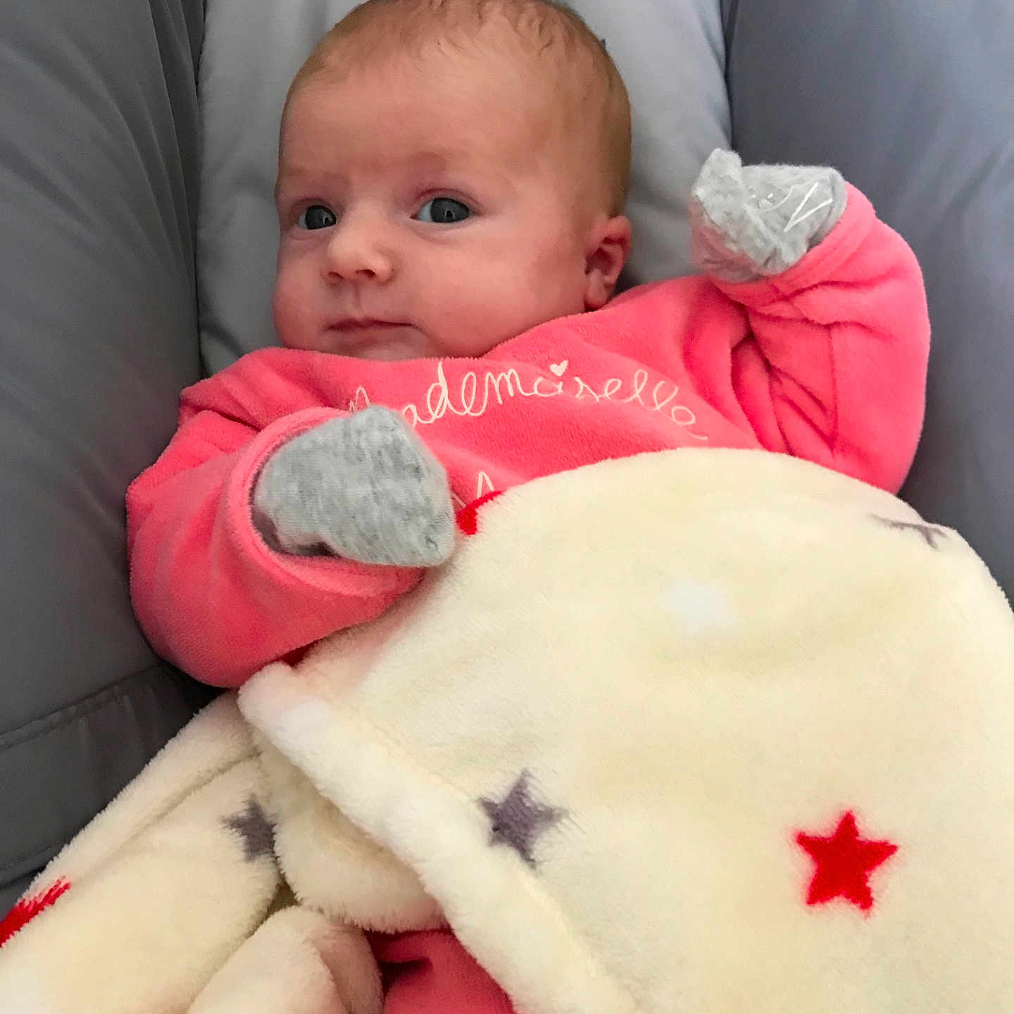 Laël a rejoint le concours — aidez-le/la à gagner de superbes lots ! bedtime, cheek, child, ear, infant, mouth, nap, nose, play, product, skin, sleep, stuffed_toy, textile, toddler