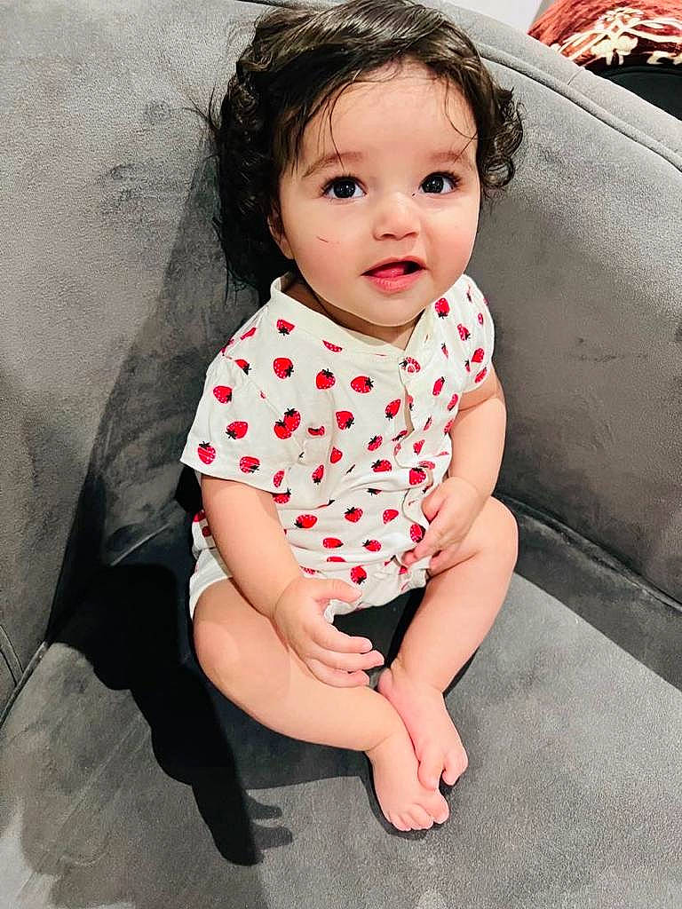 Aliya a rejoint le concours — aidez-le/la à gagner de superbes lots ! arm, baby, baby_toddler_clothing, beauty, cheek, child, comfort, eye, eyelash, face, flash_photography, hair, happy, head, human_body, iris, lip, person, skin, sleeve