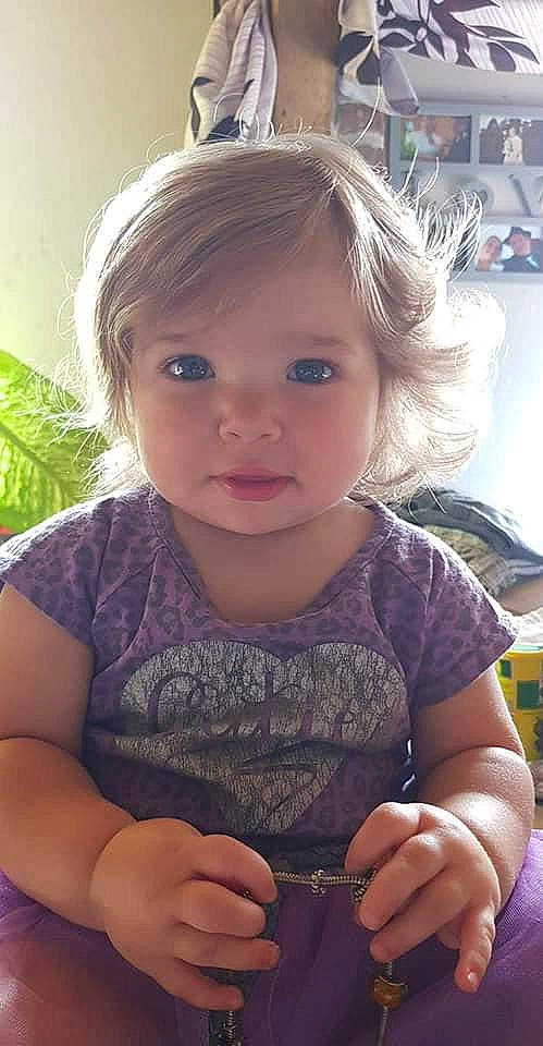 Iliana participe au concours pour gagner de l'argent avec cette photo : blond, child, eye, face, fun, girl, hair, head, human_hair_color, infant, iris, person, skin, toddler