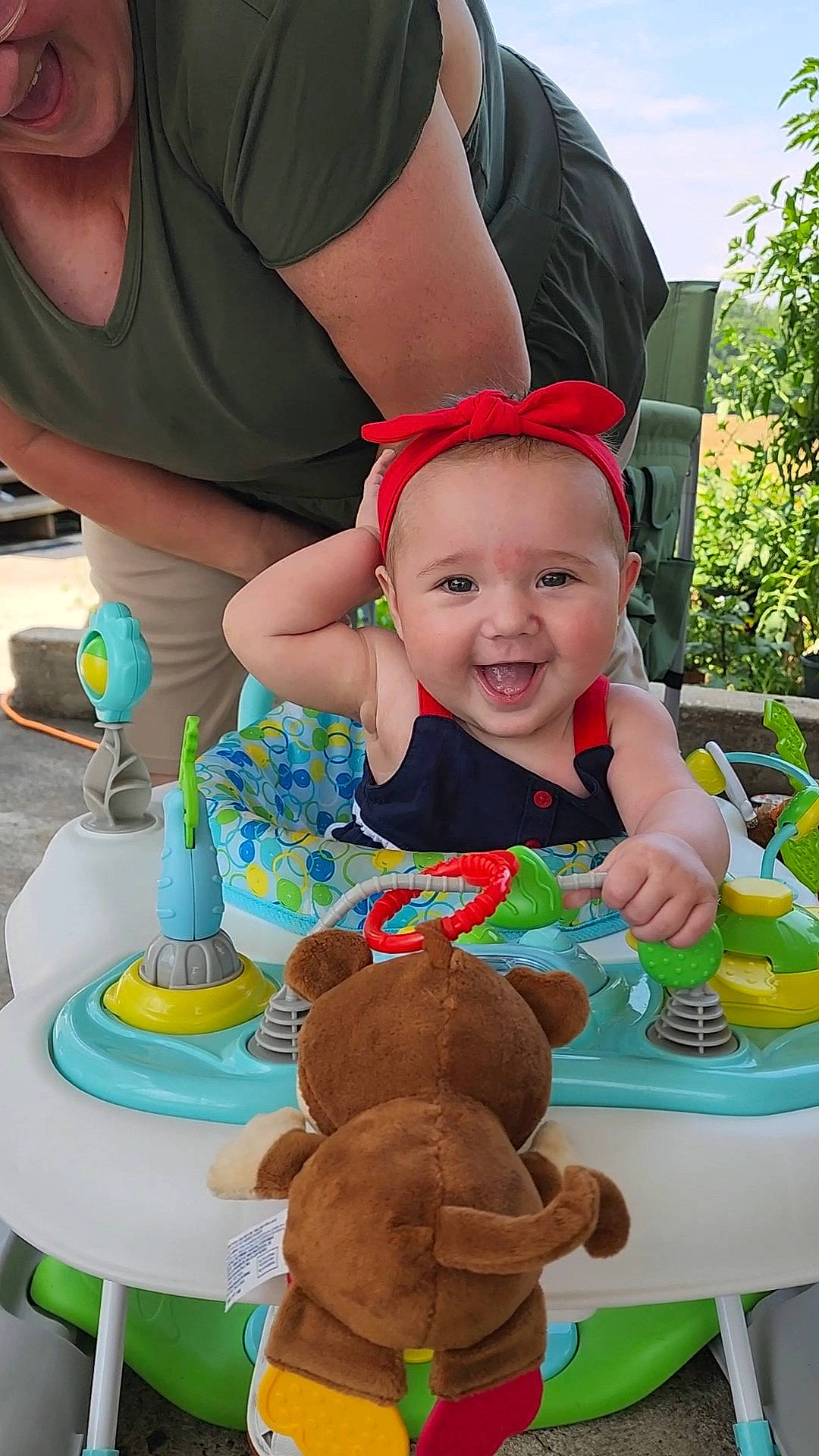 Mckenna is registered to the contest to win money with this photo: baby, cake, cake_decorating, cake_decorating_supply, child, event, finger, fun, grass, green, happy, icing, leisure, mammal, people, person, sharing, smile, t_shirt, toddler