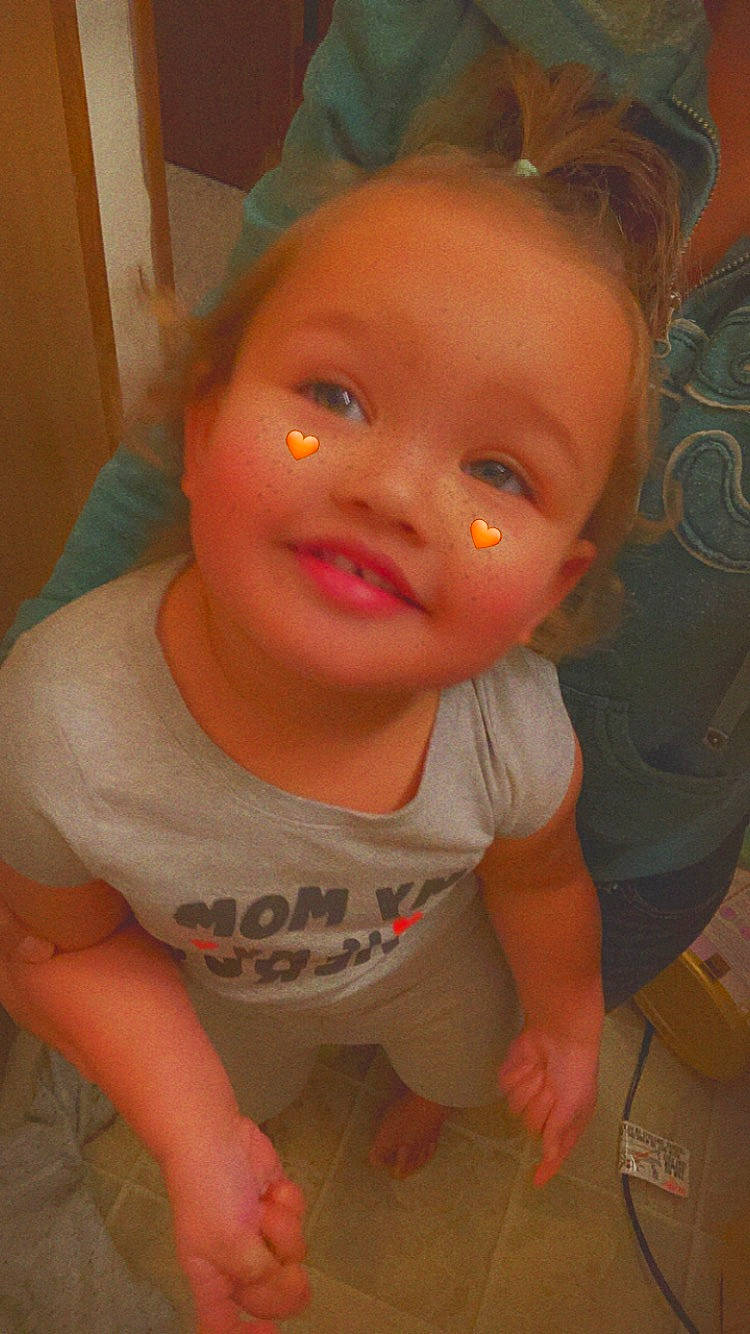 Mia is registered to the contest to win money with this photo: cheek, chest, chin, ear, finger, flooring, forehead, fun, happy, human_body, iris, jaw, lip, mouth, neck, nose, person, skin, sleeve, smile