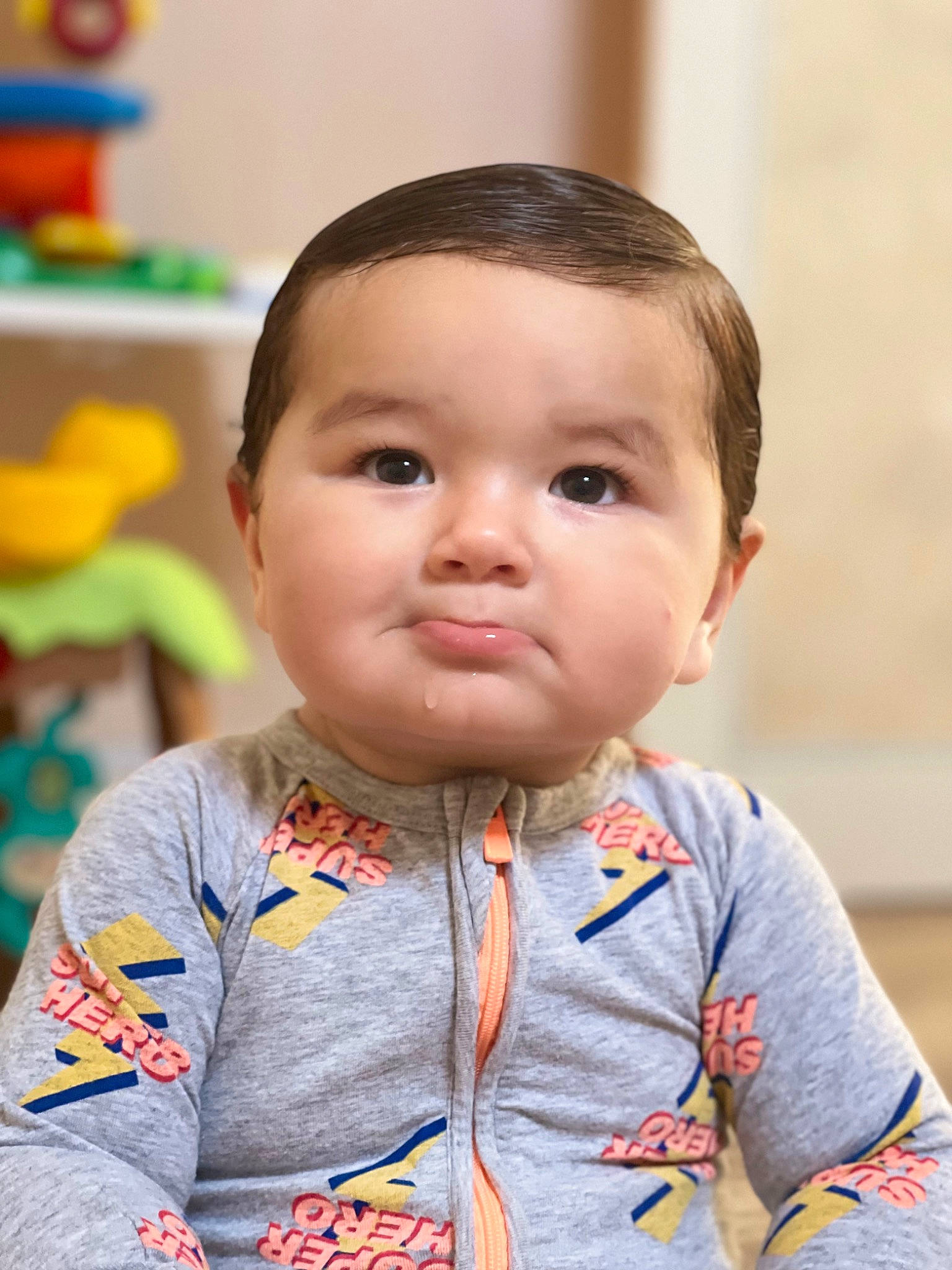 Mylo a rejoint le concours — aidez-le/la à gagner de superbes lots ! baby, baby_toddler_clothing, cheek, child, chin, dress, event, eye, eyebrow, eyelash, forehead, fun, hairstyle, happy, iris, nose, person, skin, sleeve, t_shirt