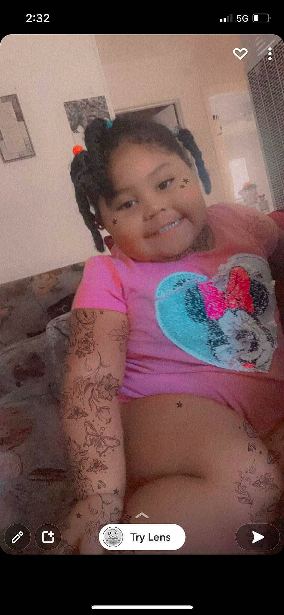 Dariyanna is registered to the contest to win money with this photo: cheek, chest, cool, eyelash, hair, human_body, iris, joy, mouth, muscle, neck, person, pink, shoulder, skin, sleeve, smile, stomach, t_shirt, textile