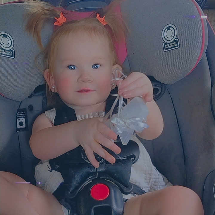 Aurora is registered to the contest to win money with this photo: accessories, baby, baseball, baseballglove, bodypart, car, car_interior, carseat, clothing, cushion, face, finger, glove, hand, head, homedecor, person, sport, transportation, vehicle
