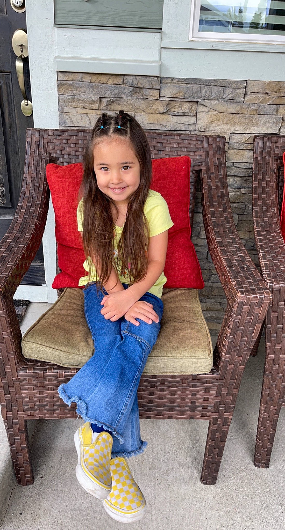 Sophie is registered to the contest to win money with this photo: comfort, cool, face, hair, hairstyle, head, human_body, joint, joy, knee, leg, lip, neck, person, shoe, shoulder, sleeve, standing, textile, thigh