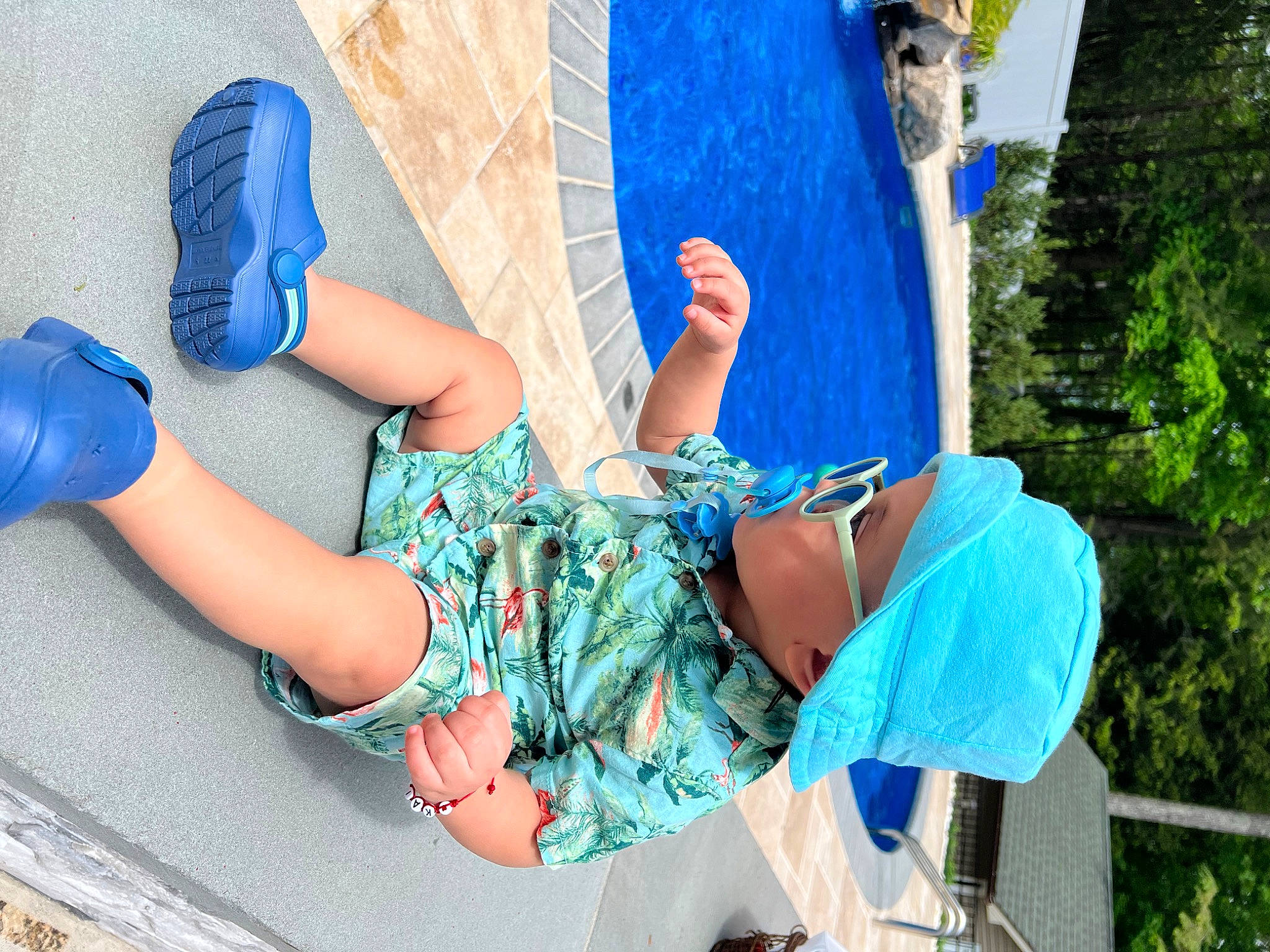 Káiro joined the competition — help win amazing prizes! azure, blue, child, denim, electric_blue, foot, fun, human_leg, knee, leg, leisure, pattern, person, plant, recreation, sandal, sitting, summer, thigh, tree