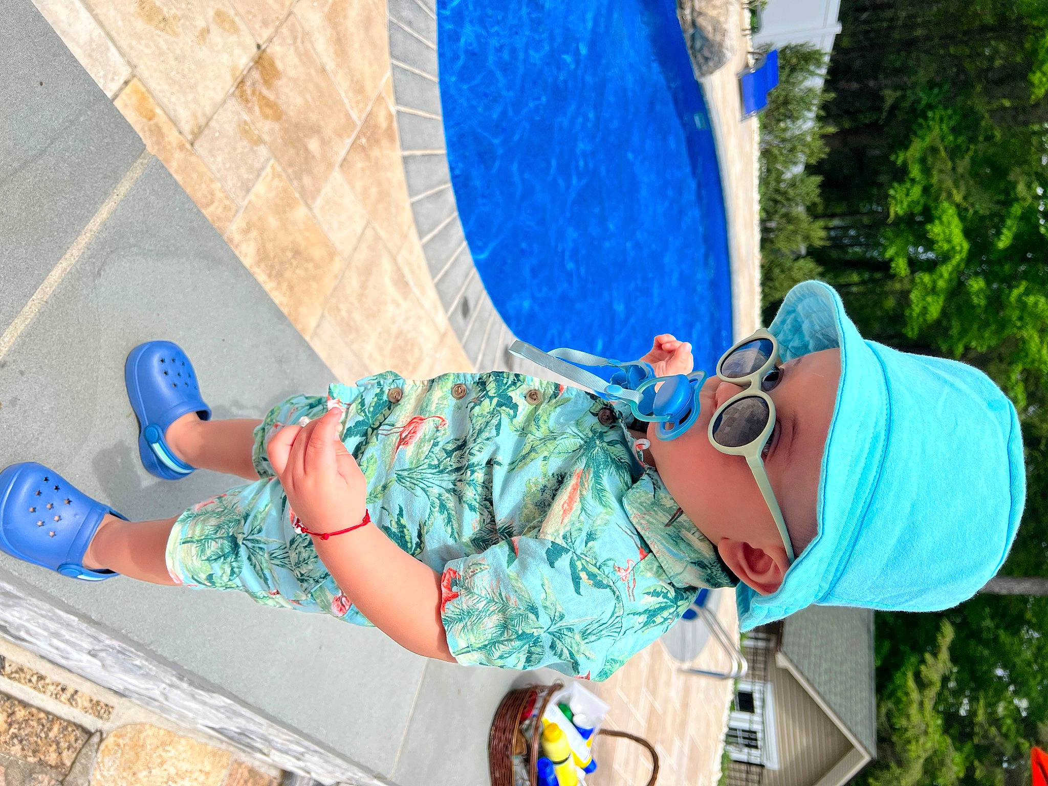 Káiro joined the competition — help win amazing prizes! azure, baseball_cap, blue, cap, electric_blue, eyewear, fun, glasses, goggles, hat, human_leg, knee, leisure, person, plant, recreation, sun_hat, sunglasses, t_shirt, thigh