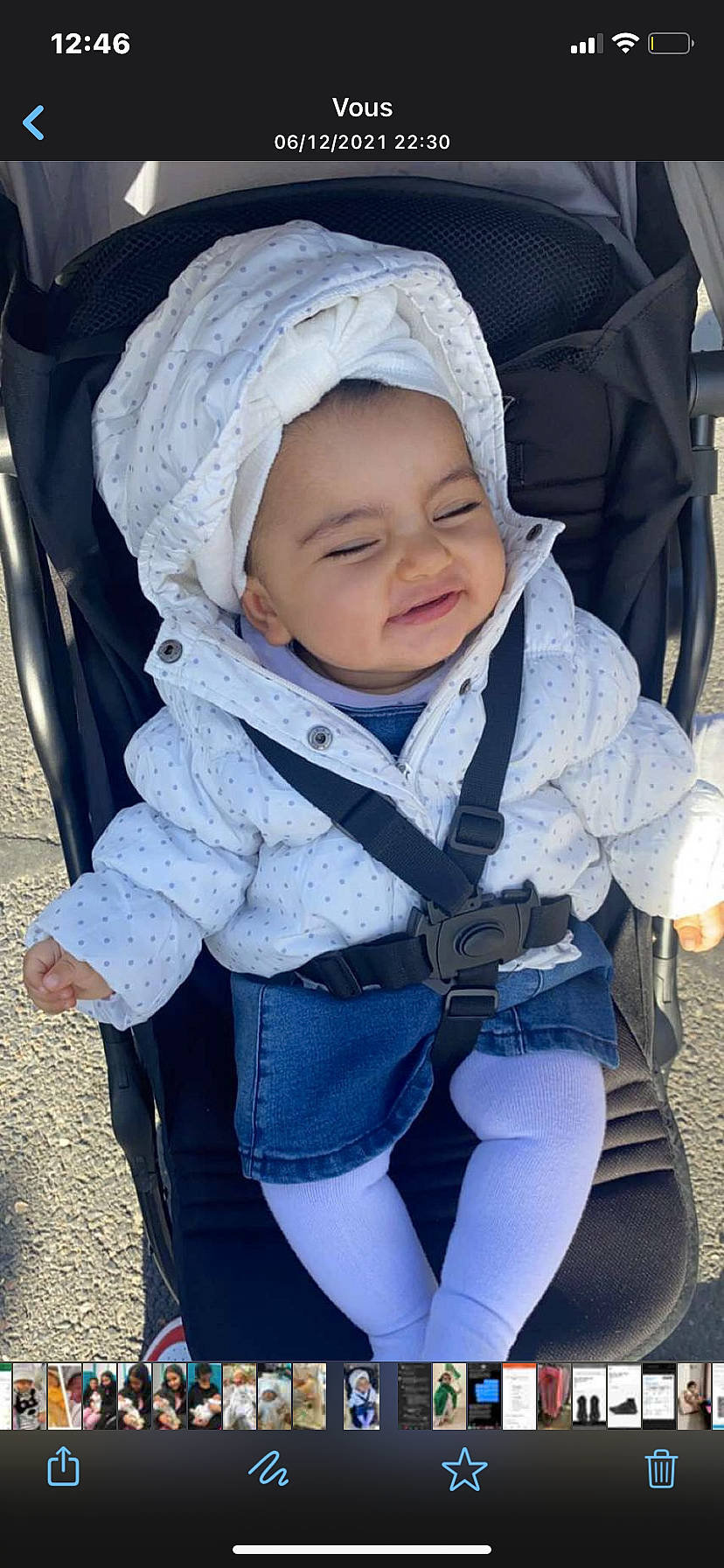 Kamila a rejoint le concours — aidez-le/la à gagner de superbes lots ! baby, baby_carriage, baby_products, baby_toddler_clothing, beauty, cheek, child, comfort, electric_blue, eye, fashion_accessory, happy, headgear, headwear, jacket, outerwear, person, photograph, plant, sleeve