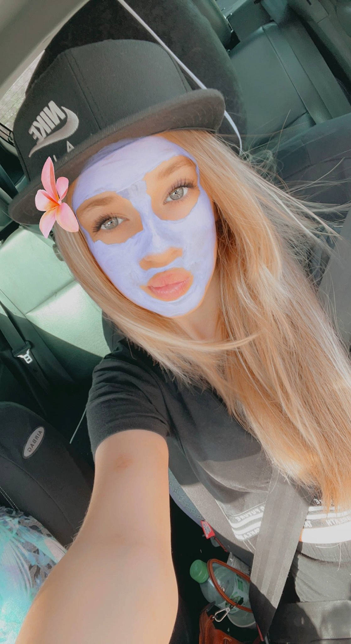 Ambre participe au concours pour gagner de l'argent avec cette photo : automotive_design, bangs, black_hair, cap, cool, costume_hat, electric_blue, eyelash, eyewear, fashion_accessory, fictional_character, hat, long_hair, luxury_vehicle, motor_vehicle, person, personal_protective_equipment, sun_hat, t_shirt, vehicle_door