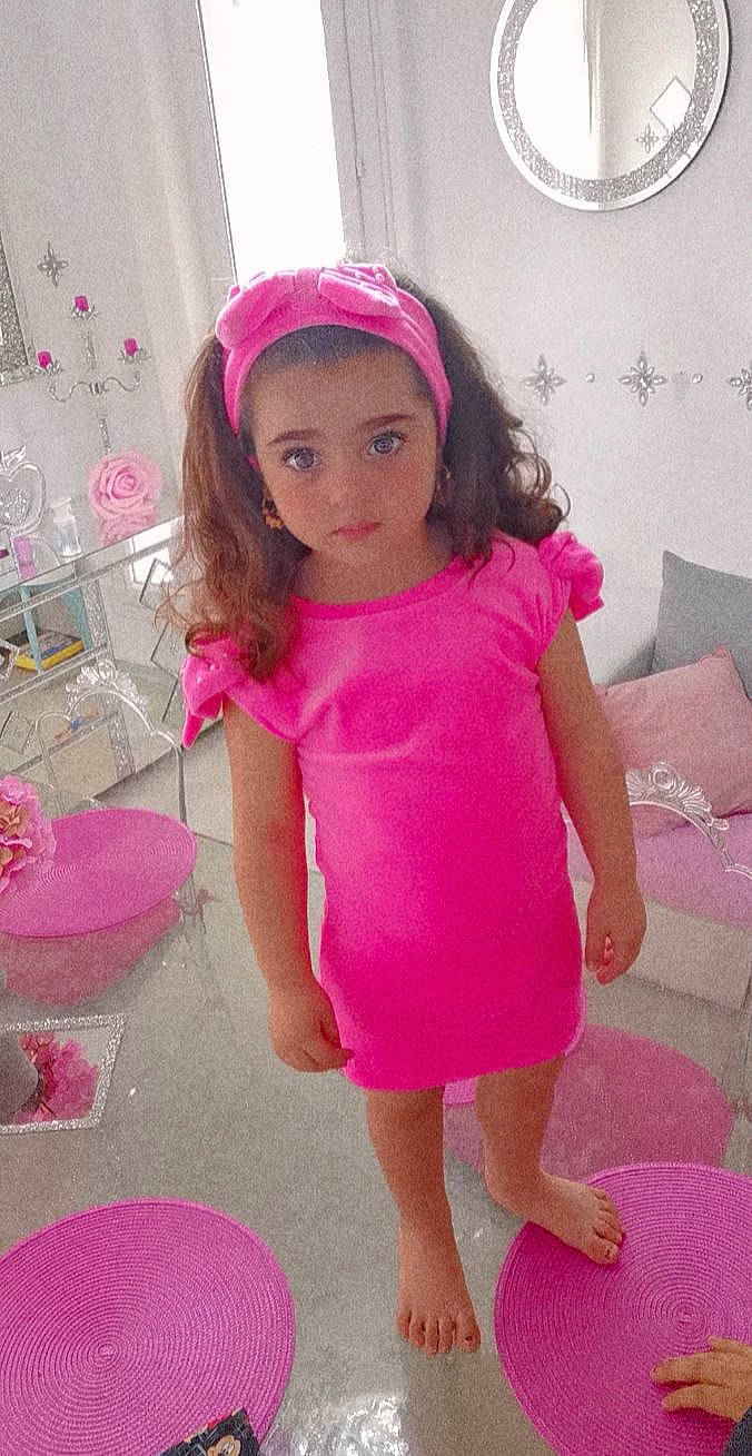 Princessa a rejoint le concours — aidez-le/la à gagner de superbes lots ! baby_toddler_clothing, child, day_dress, dress, facial_expression, fashion, fun, hairstyle, happy, leg, magenta, one_piece_garment, person, pink, product, purple, skin, sleeve, standing, textile