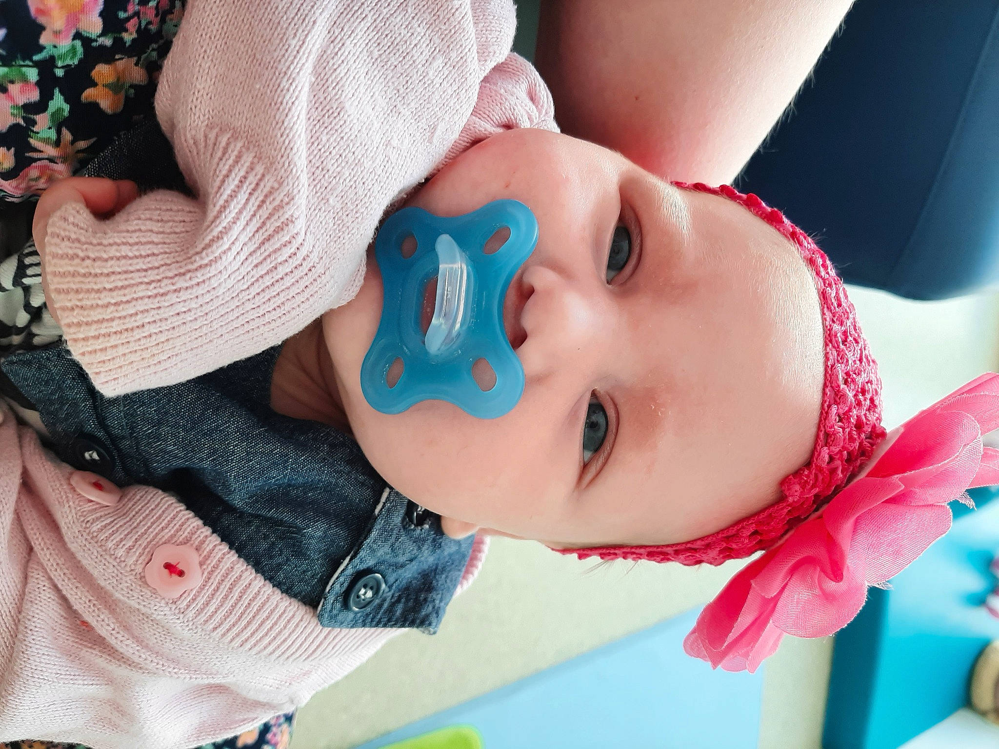 Iyana participe au concours pour gagner de l'argent avec cette photo : baby, baby_toddler_clothing, cheek, child, cool, eyelash, face, happy, hat, headgear, human, lip, mouth, neck, nose, person, pink, product, skin, sleeve