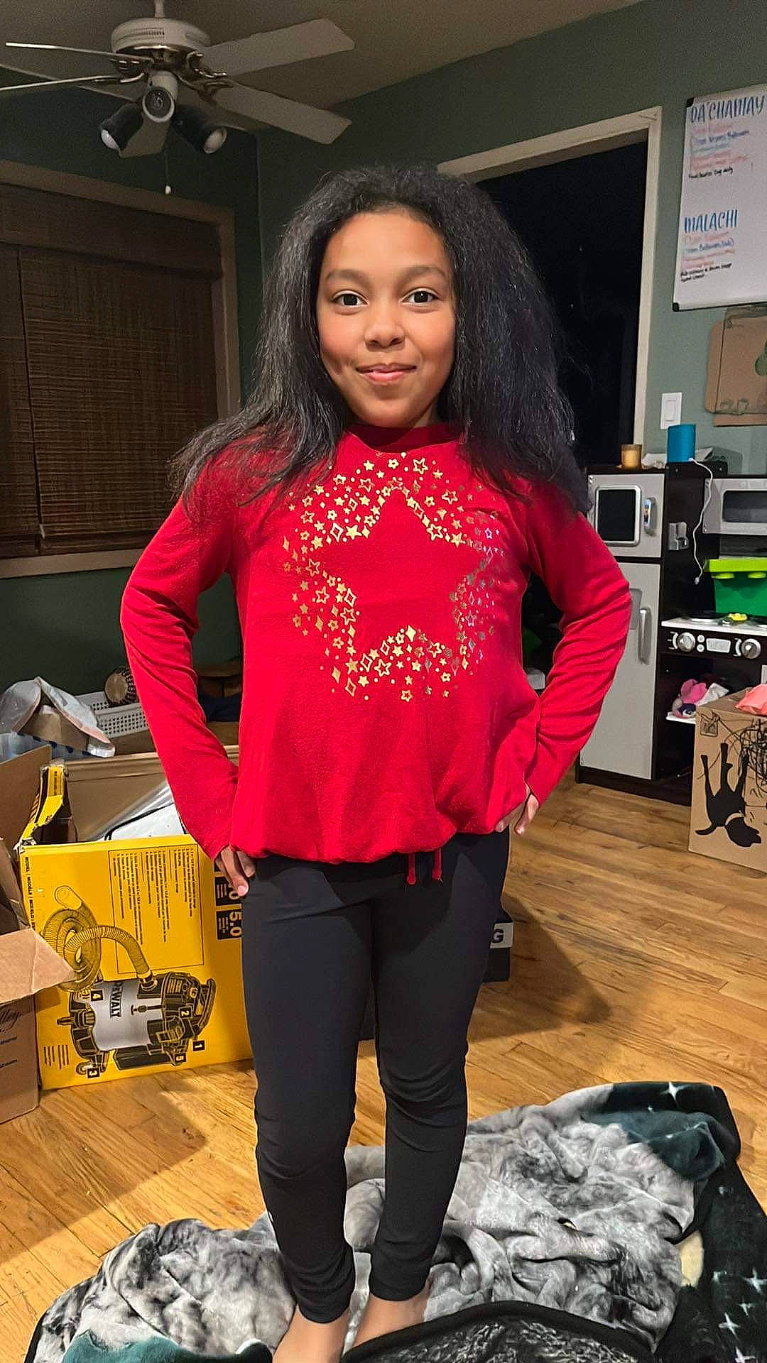 Chaneicah is registered to the contest to win money with this photo: abdomen, active_pants, beauty, black, black_hair, denim, event, fashion_design, flooring, hairstyle, human_leg, joy, knee, long_hair, luggage_and_bags, neck, person, sleeve, sportswear, thigh