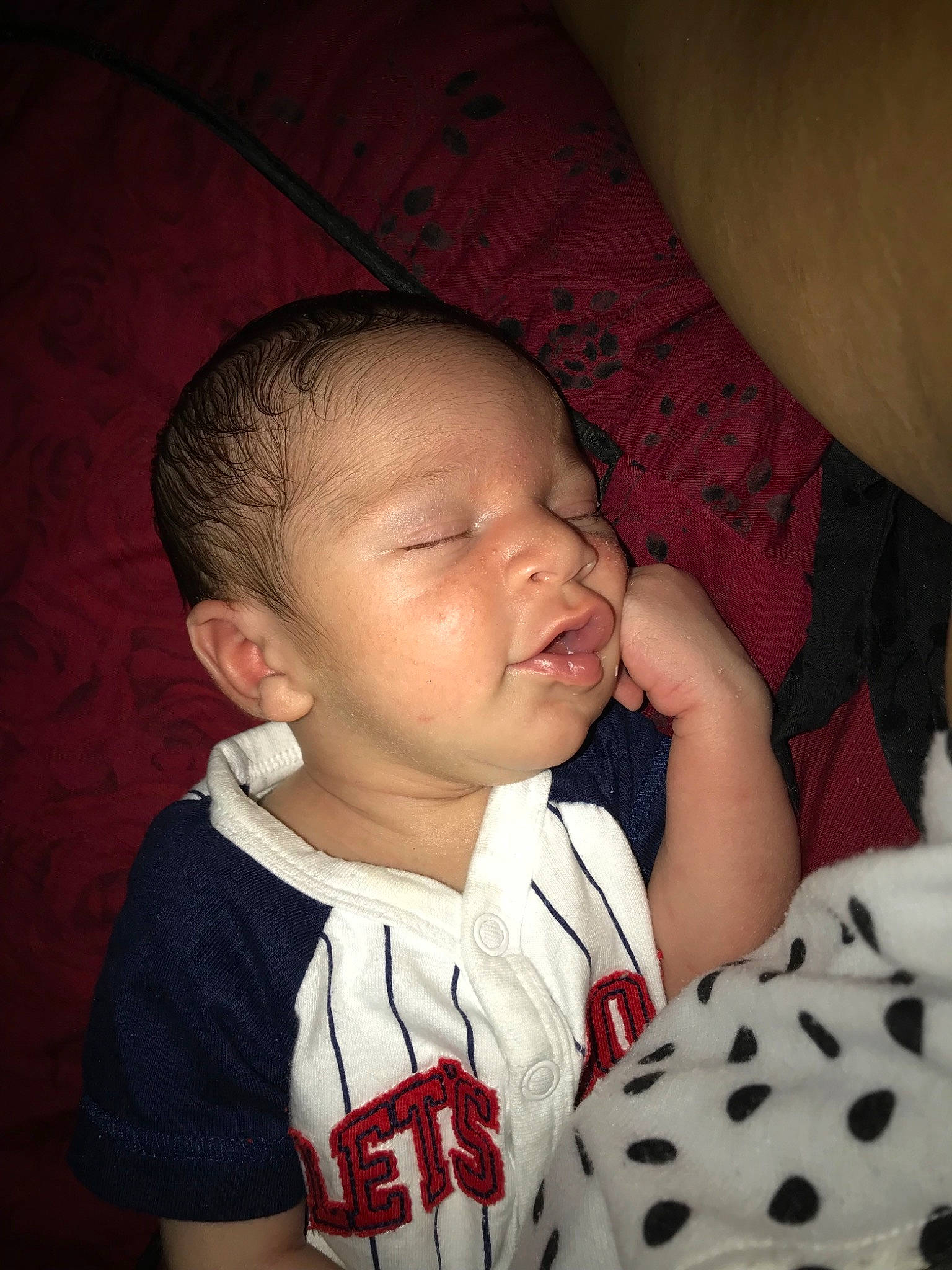 Deshawn is registered to the contest to win money with this photo: baby, cheek, child, cool, ear, finger, head, lip, mouth, nose, person, red, skin, smile, thumb, toddler