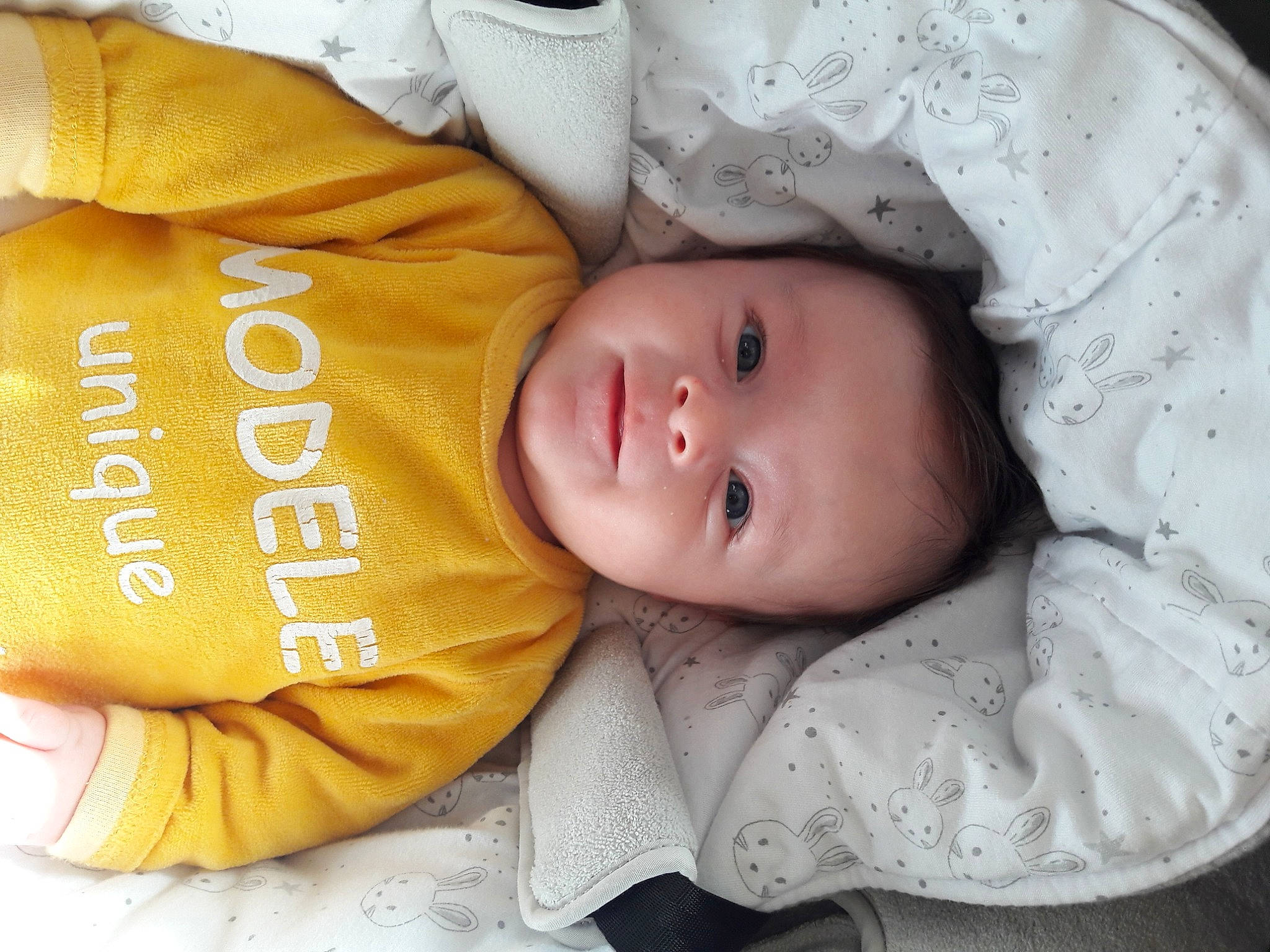 Cameron a rejoint le concours — aidez-le/la à gagner de superbes lots ! baby, baby_products, baby_toddler_clothing, cheek, child, comfort, facial_expression, iris, lip, nose, person, skin, sleeve, toddler