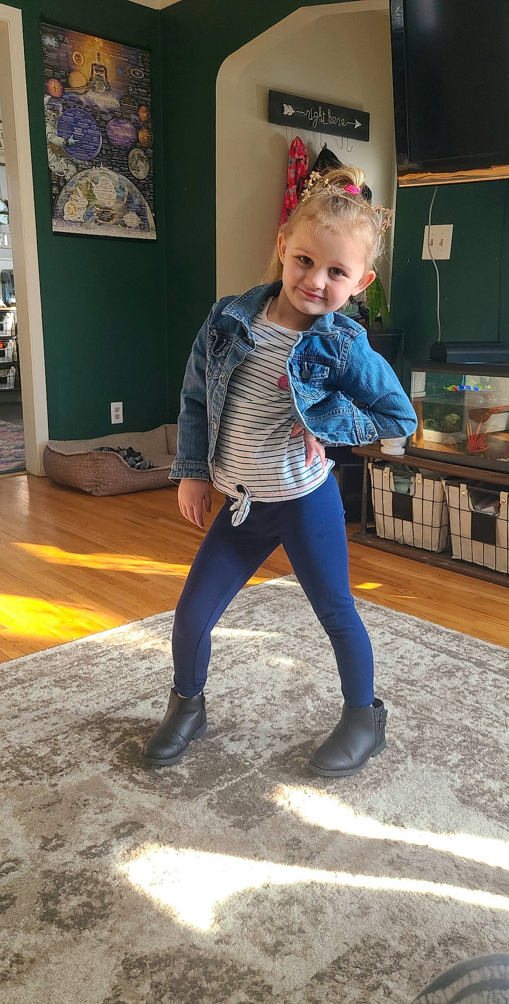 Taylor is registered to the contest to win money with this photo: denim, electric_blue, entertainment, event, eyewear, fashion_design, floor, flooring, fun, human_leg, joy, knee, leg, leisure, person, shoe, smile, sneakers, sportswear, thigh