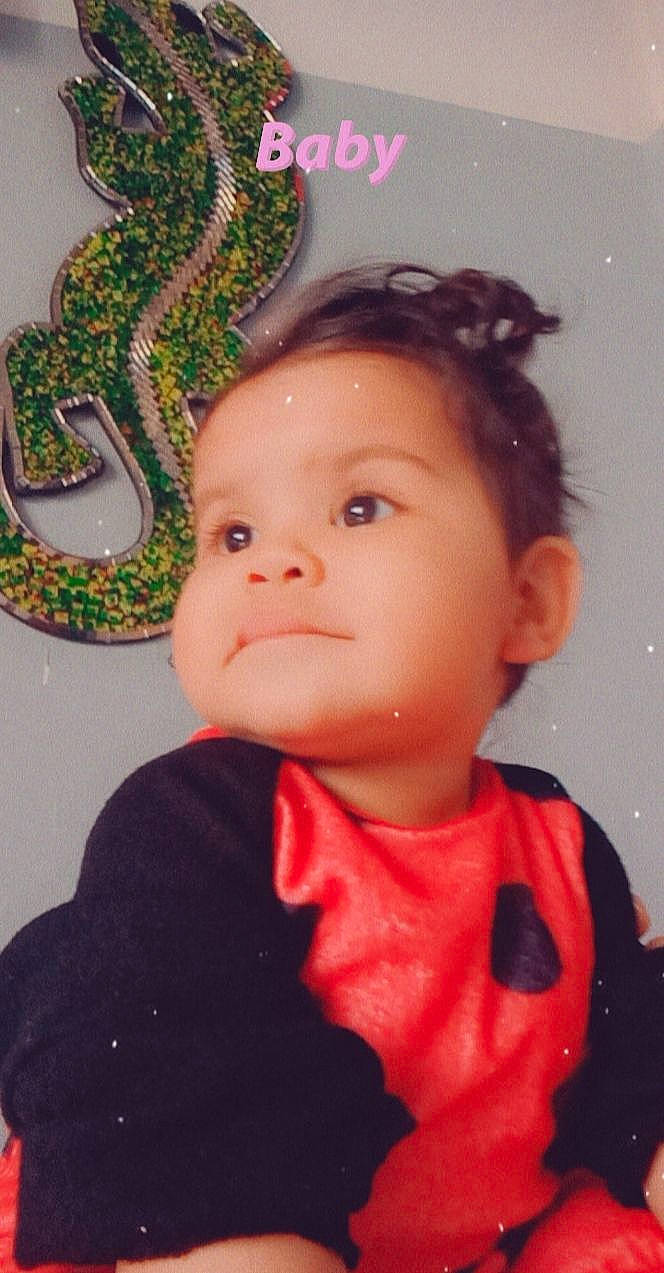 Luna a rejoint le concours — aidez-le/la à gagner de superbes lots ! cheek, child, chin, ear, face, forehead, head, lip, neck, nose, person, smile, toddler