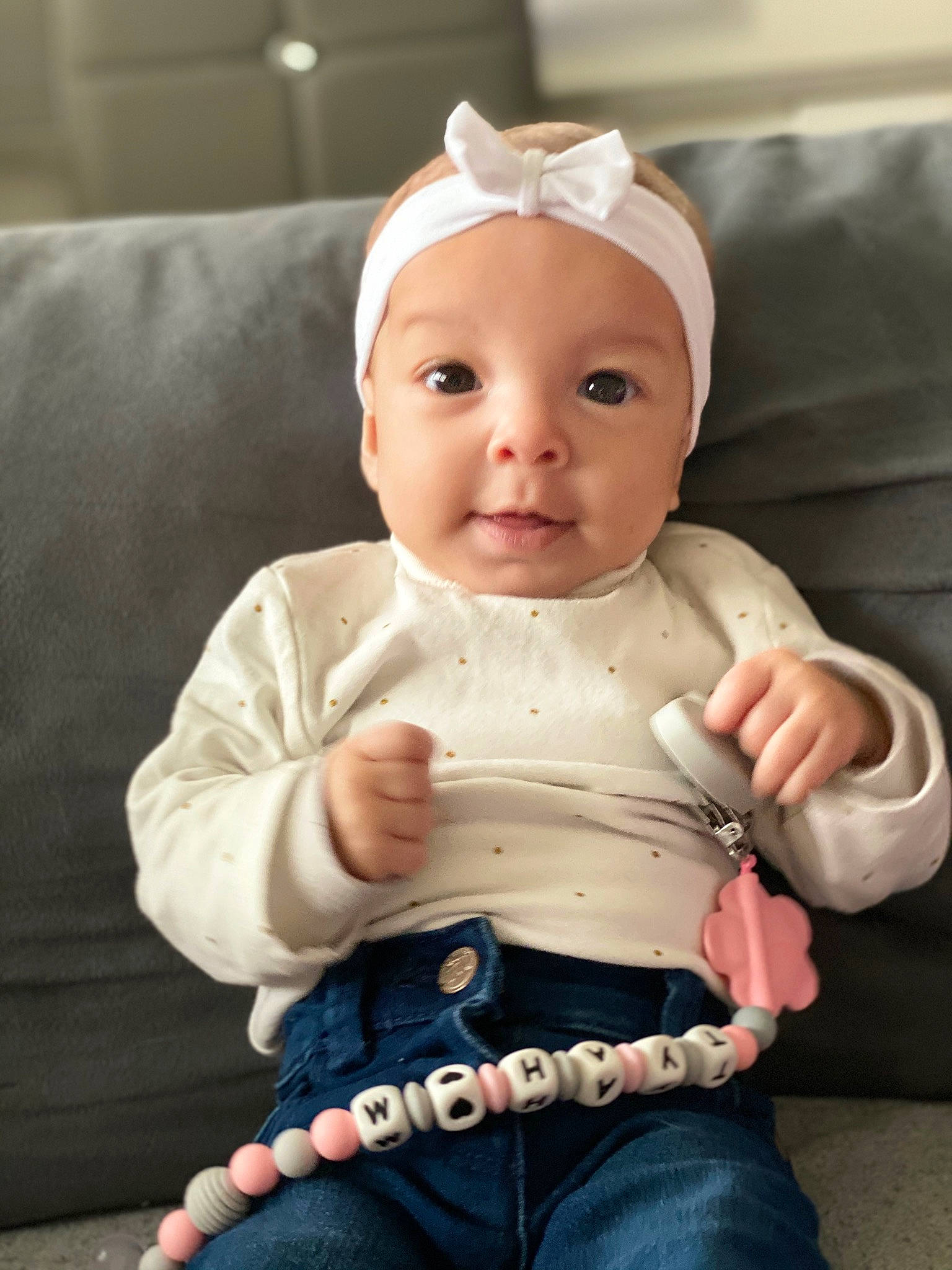 Tyah-mahora a rejoint le concours — aidez-le/la à gagner de superbes lots ! baby, child, head, person, product, sleeve, thumb, toddler