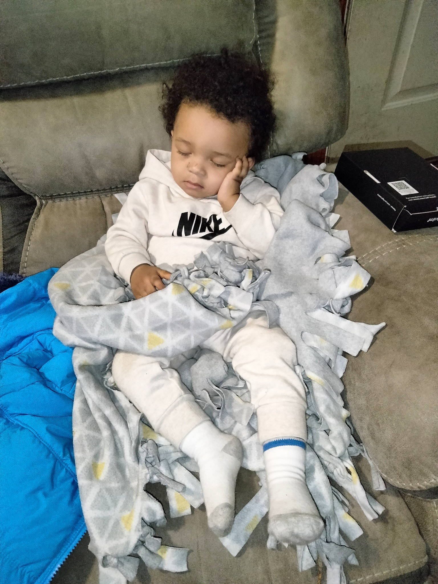 Jericho joined the competition — help win amazing prizes! baby, baby_products, baby_toddler_clothing, car_seat, child, comfort, flooring, fun, fur, happy, lap, leg, person, plastic, room, sitting, smile, toddler