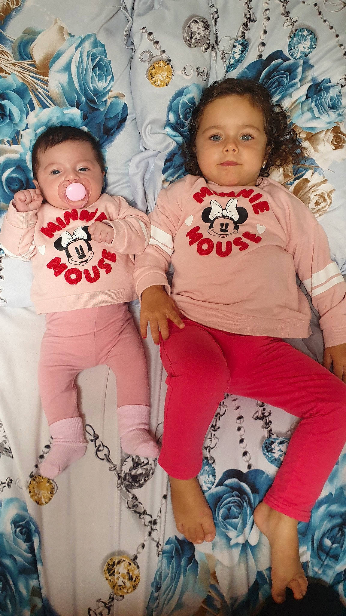 Maëlys participe au concours pour gagner de l'argent avec cette photo : child, daughter, fun, happy, peach, person, pink, smile, toddler