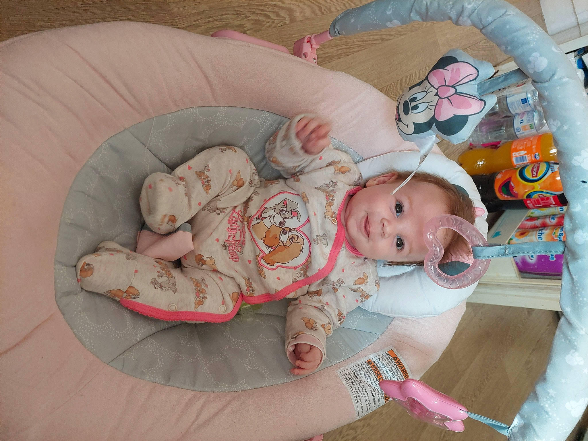 Nelya a rejoint le concours — aidez-le/la à gagner de superbes lots ! baby, baby_products, baby_safety, baby_toddler_clothing, baby_toys, child, comfort, person, pink, room, skin, toddler