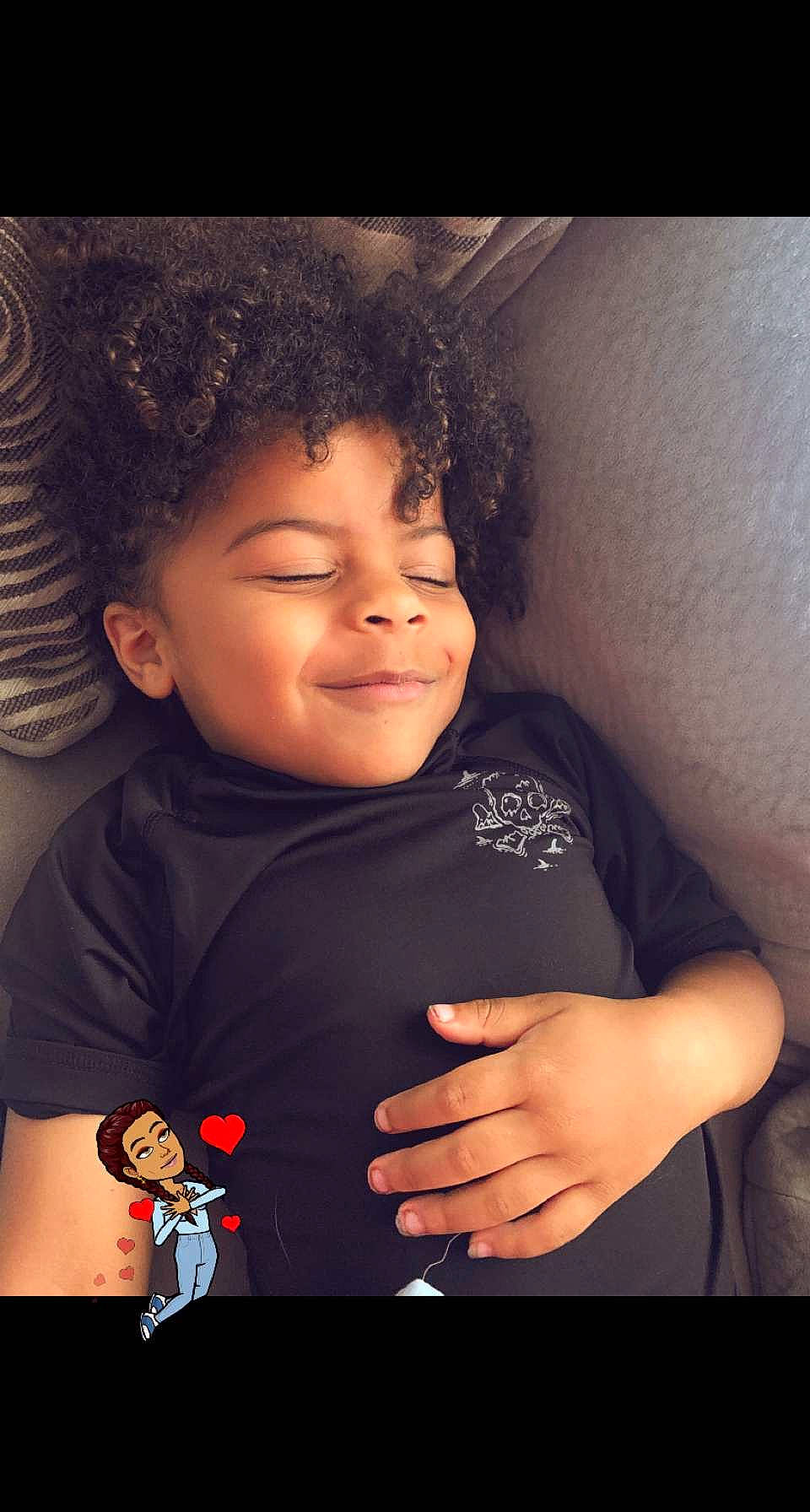 Ahmir is registered to the contest to win money with this photo: arm, cheek, eye, eyebrow, face, facial_expression, flash_photography, forehead, hair, happy, human, lip, mouth, muscle, neck, nose, organ, person, skin, sleeve