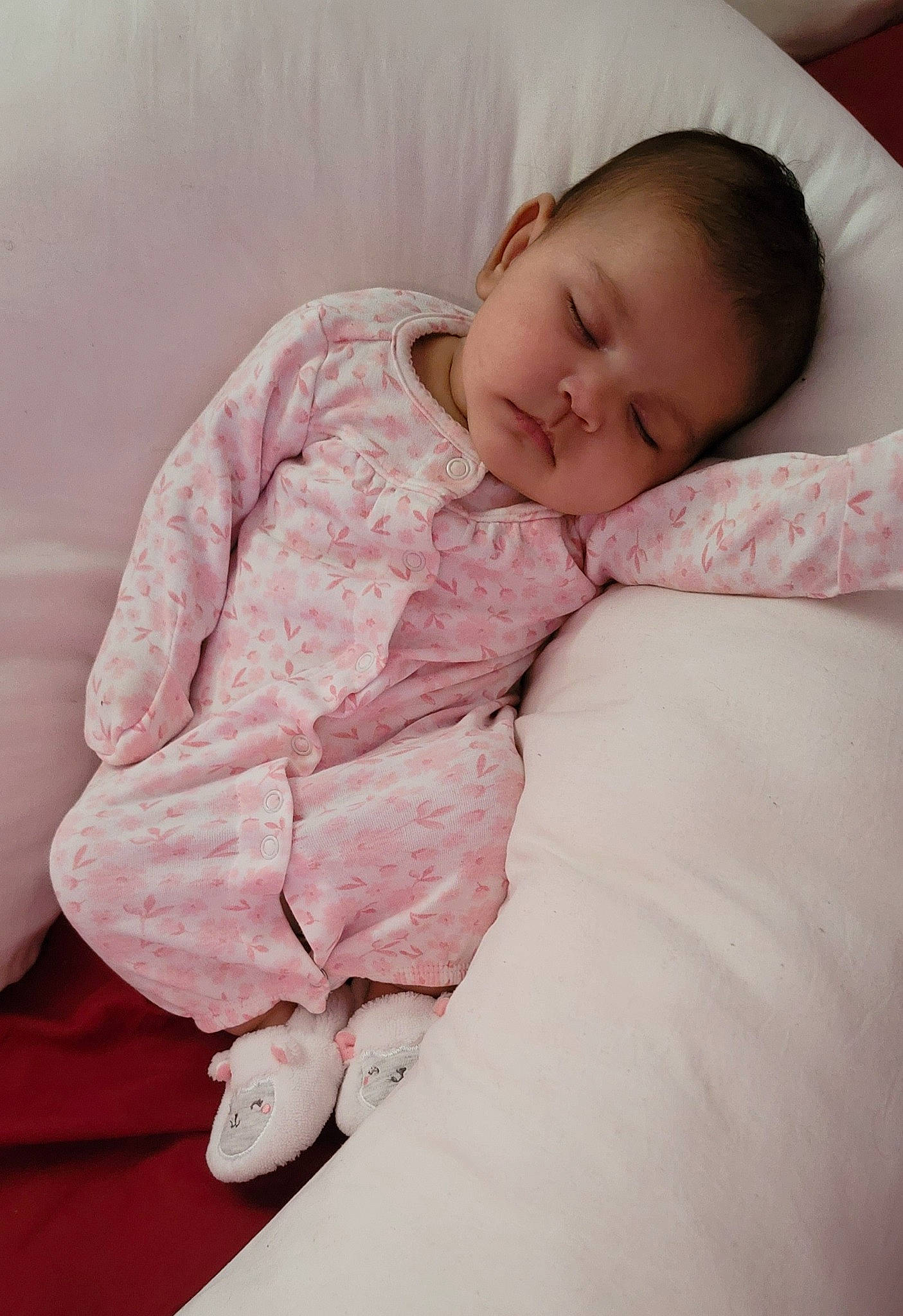 Loyalty is registered to the contest to win money with this photo: baby, baby_sleeping, baby_toddler_clothing, bedding, bedtime, cheek, child, comfort, event, face, head, linens, lip, mouth, neck, person, pink, room, skin, sleeve